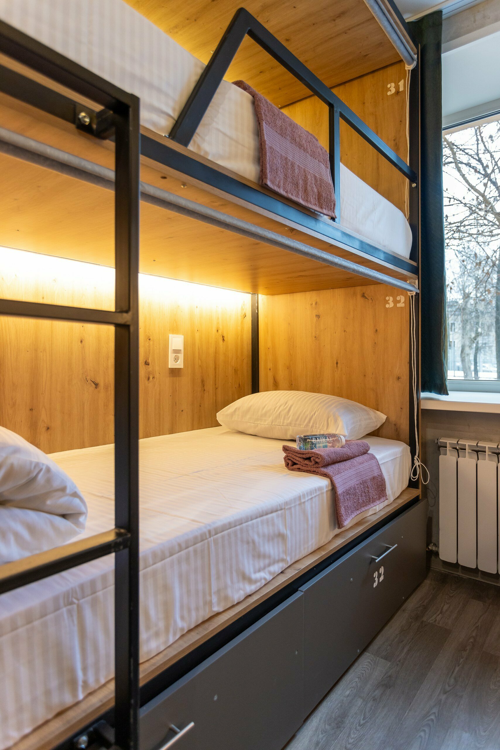 7. Кровать в общем 6-местном номере для мужчин