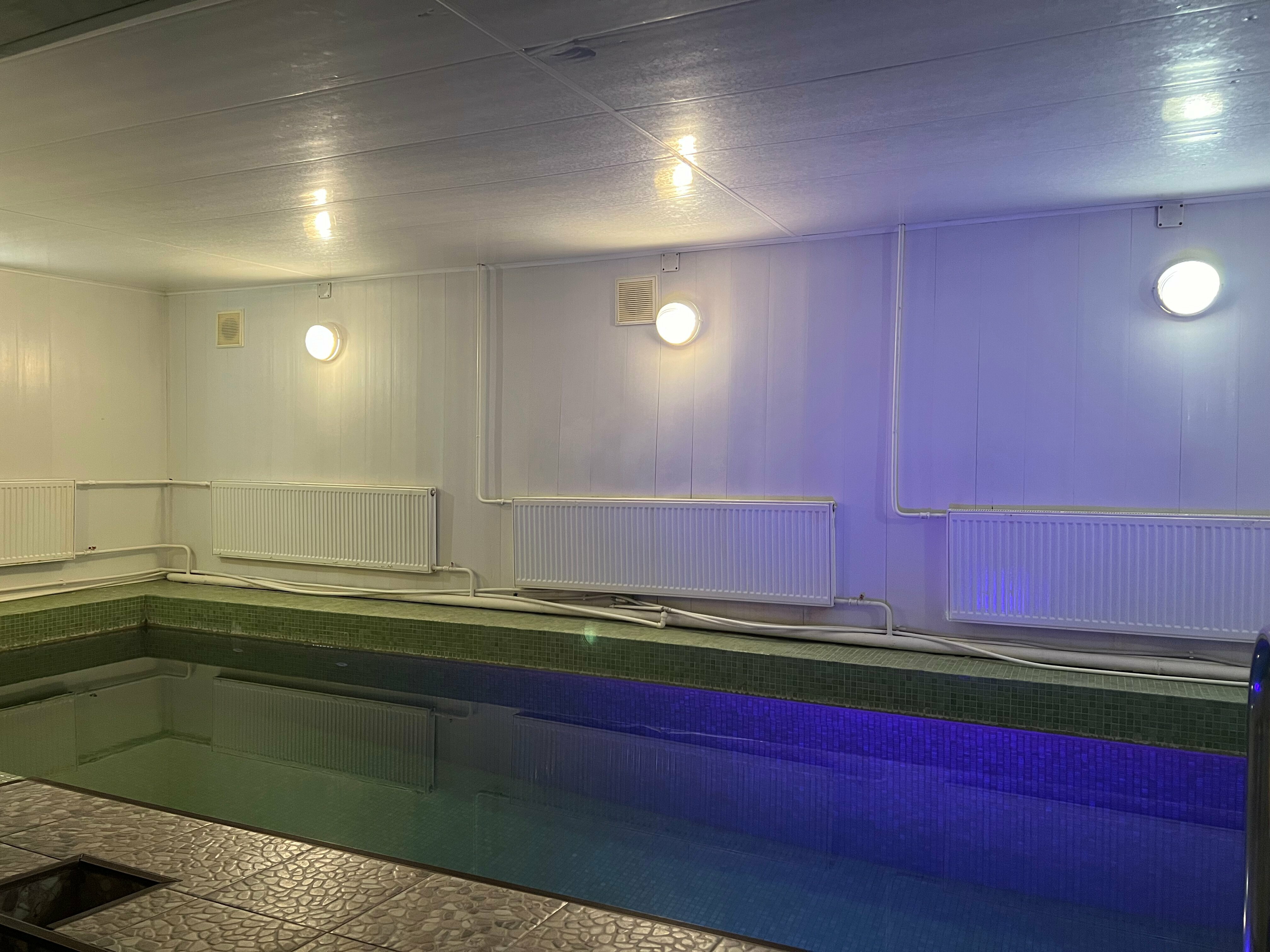 Дом с собственным бассейном