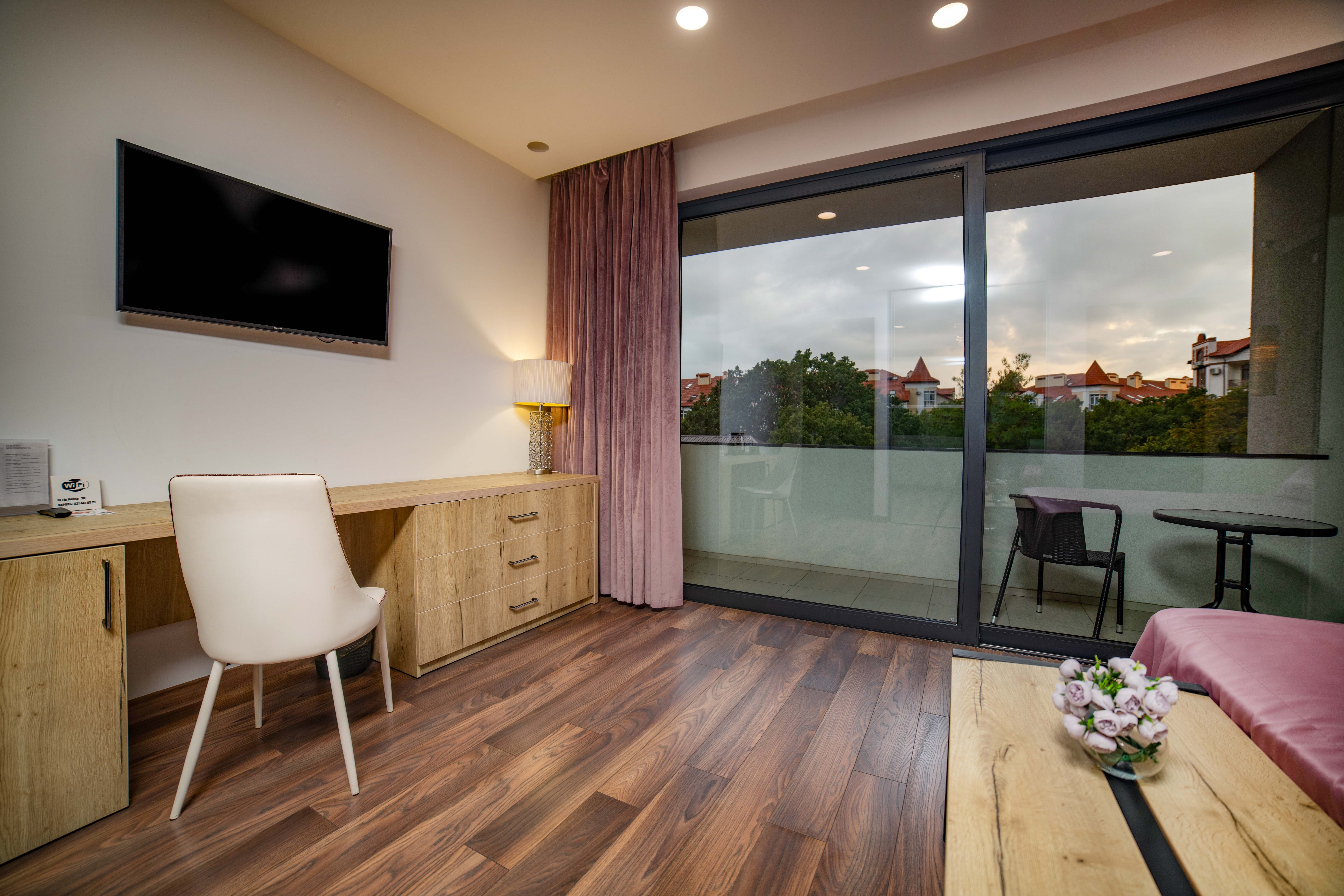 Люкс с балконом