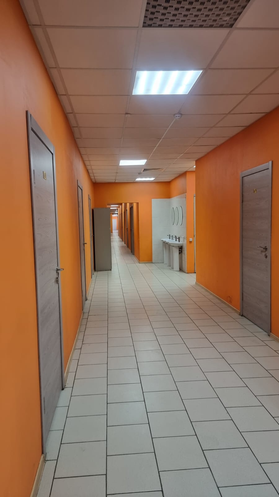 Кровать в общем 6-местном номере для женщин