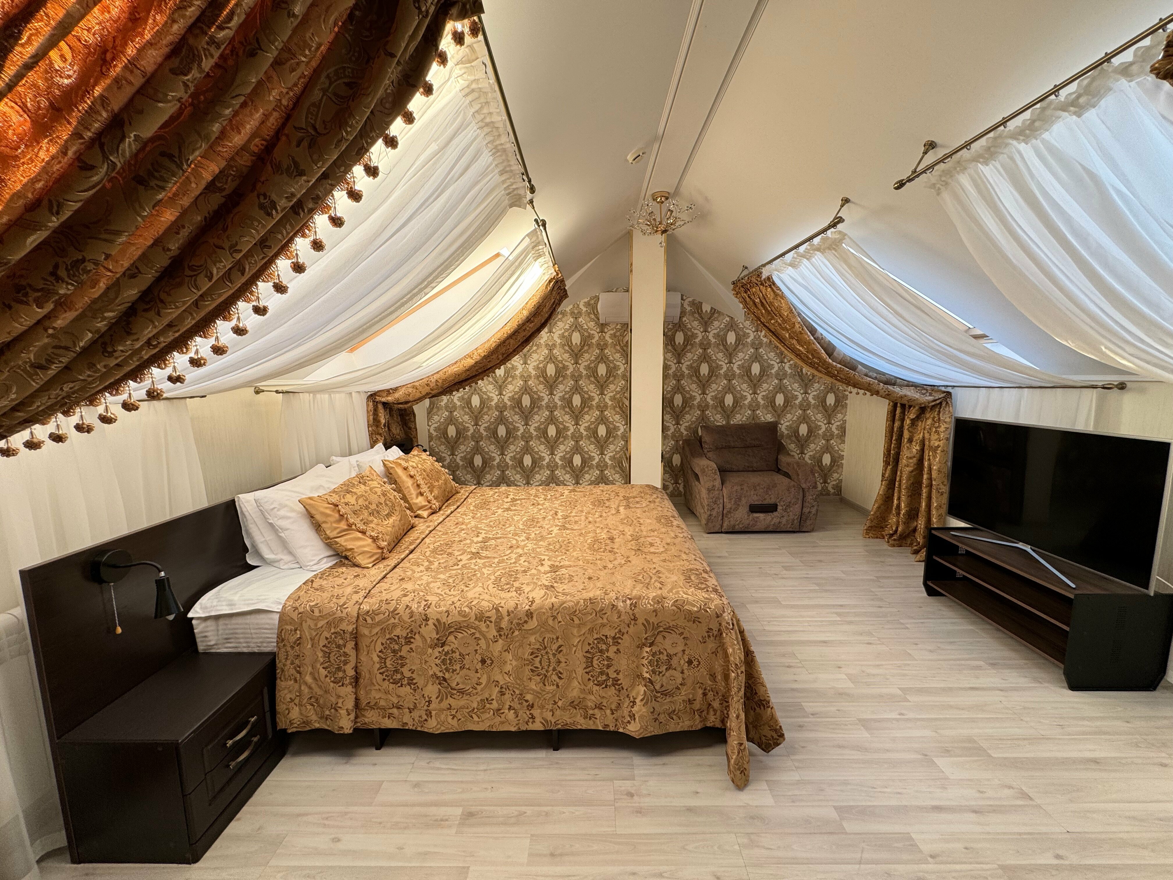 Номер Люкс с  кроватью King-size