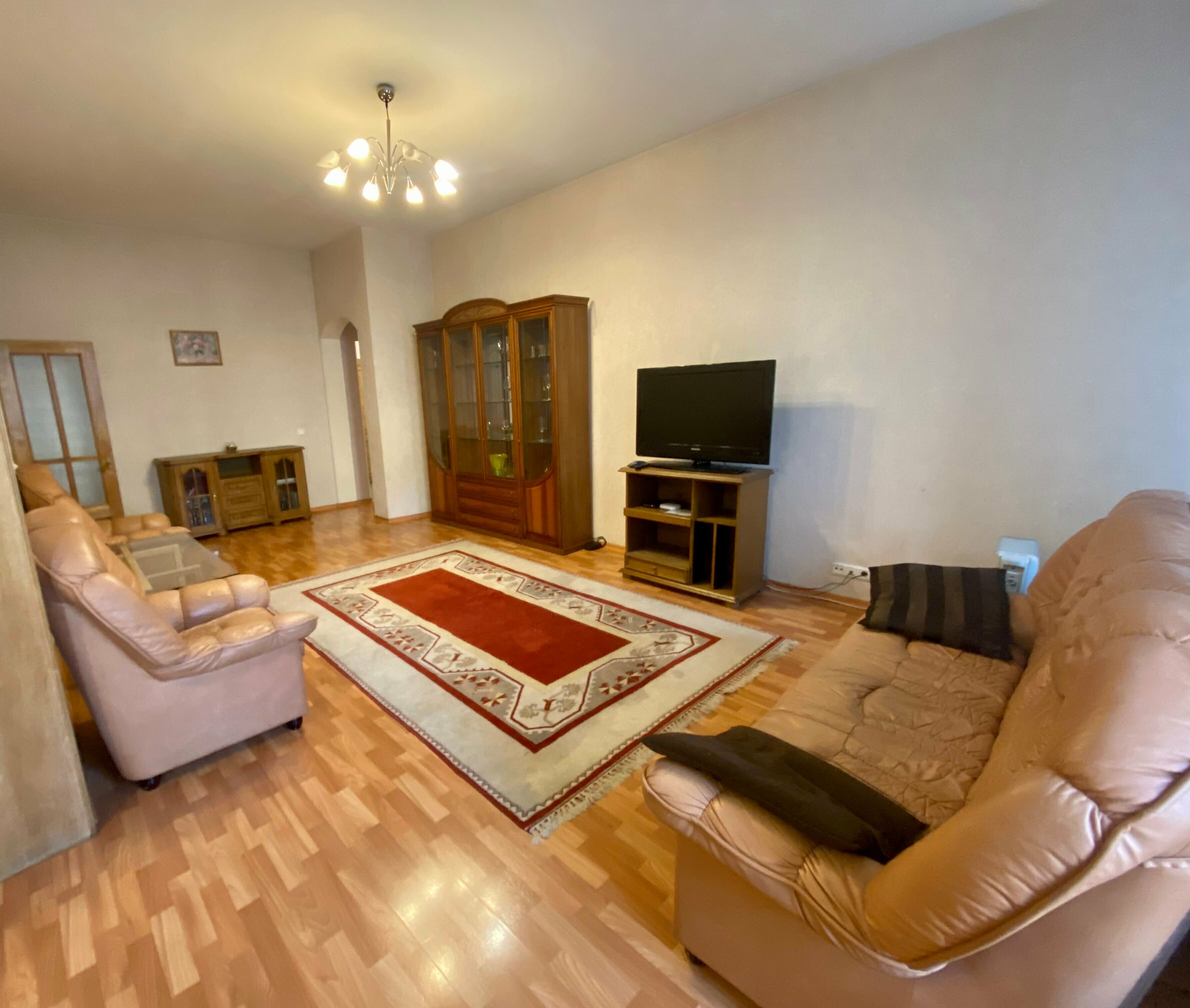 Шестиестные апартаменты с видом на Невский проспект 