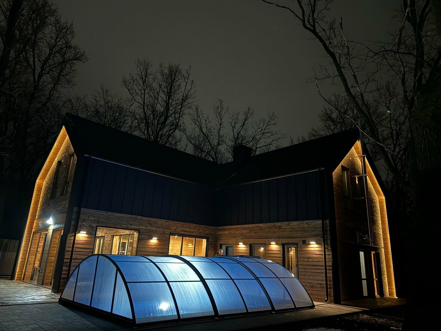 Дом с собственным бассейном