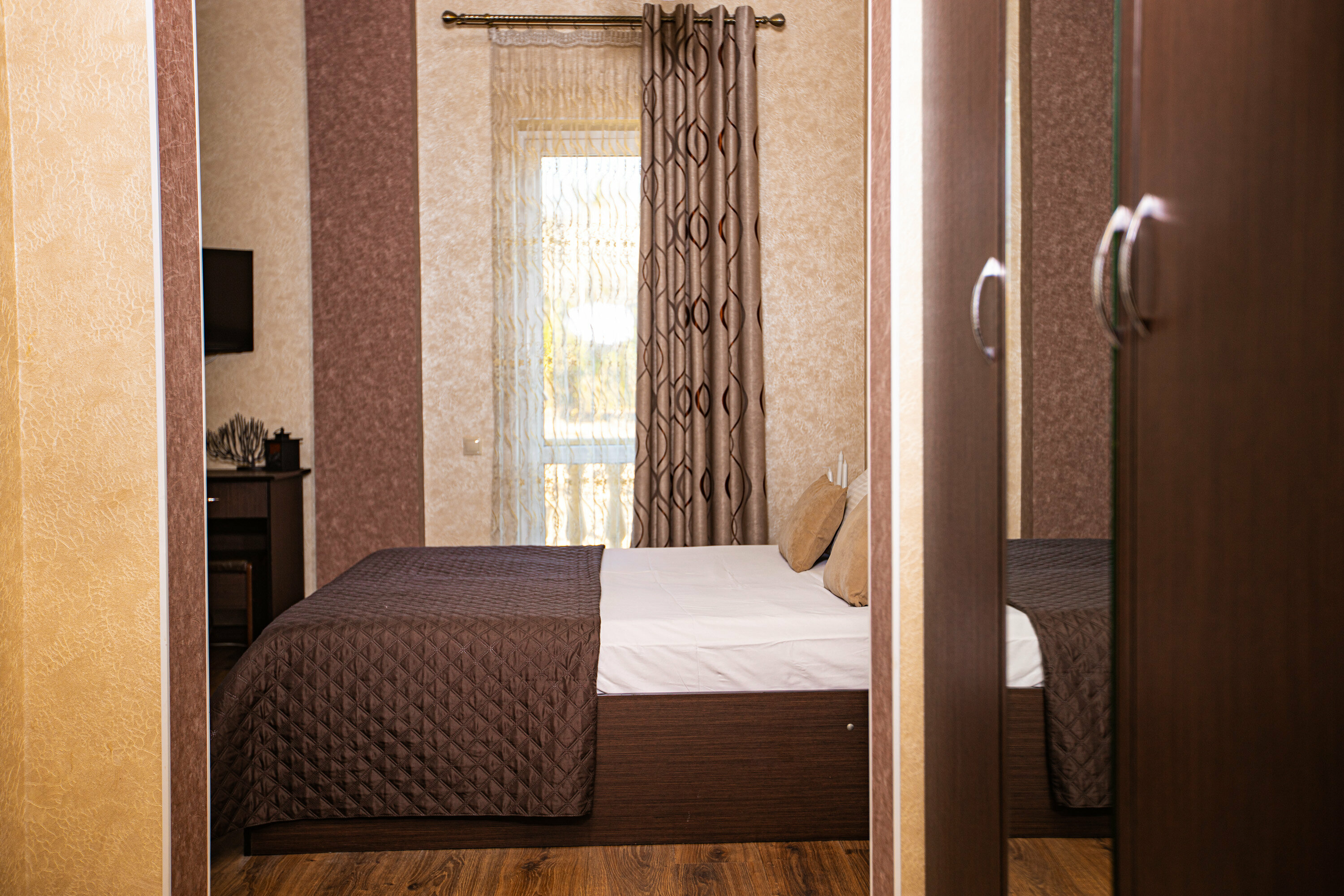 Комфорт с двуспальной кроватью и балконом