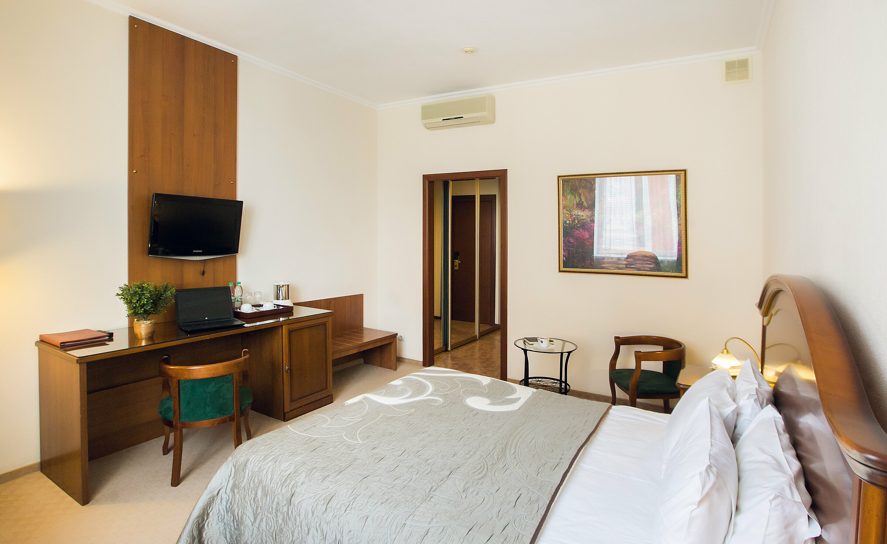 Большой двухместный номер с 1 кроватью