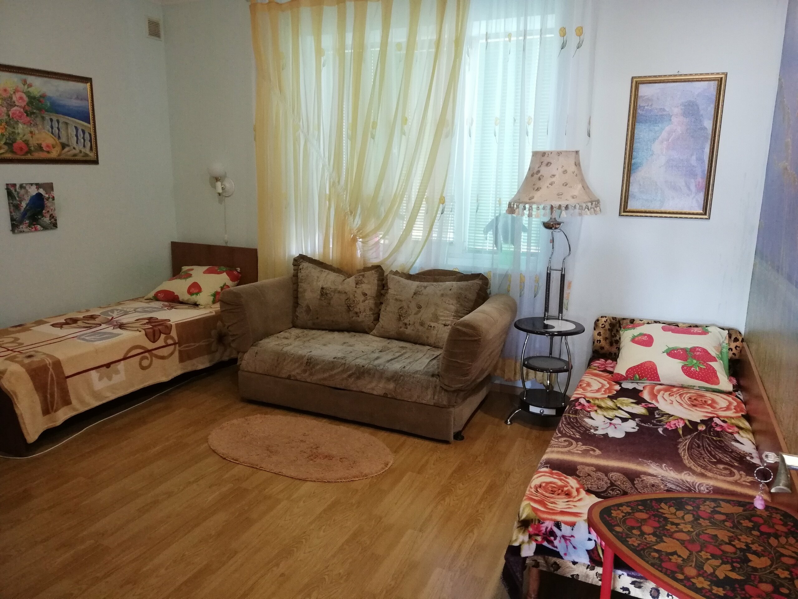 Трехместный номер «Комфорт» с душем