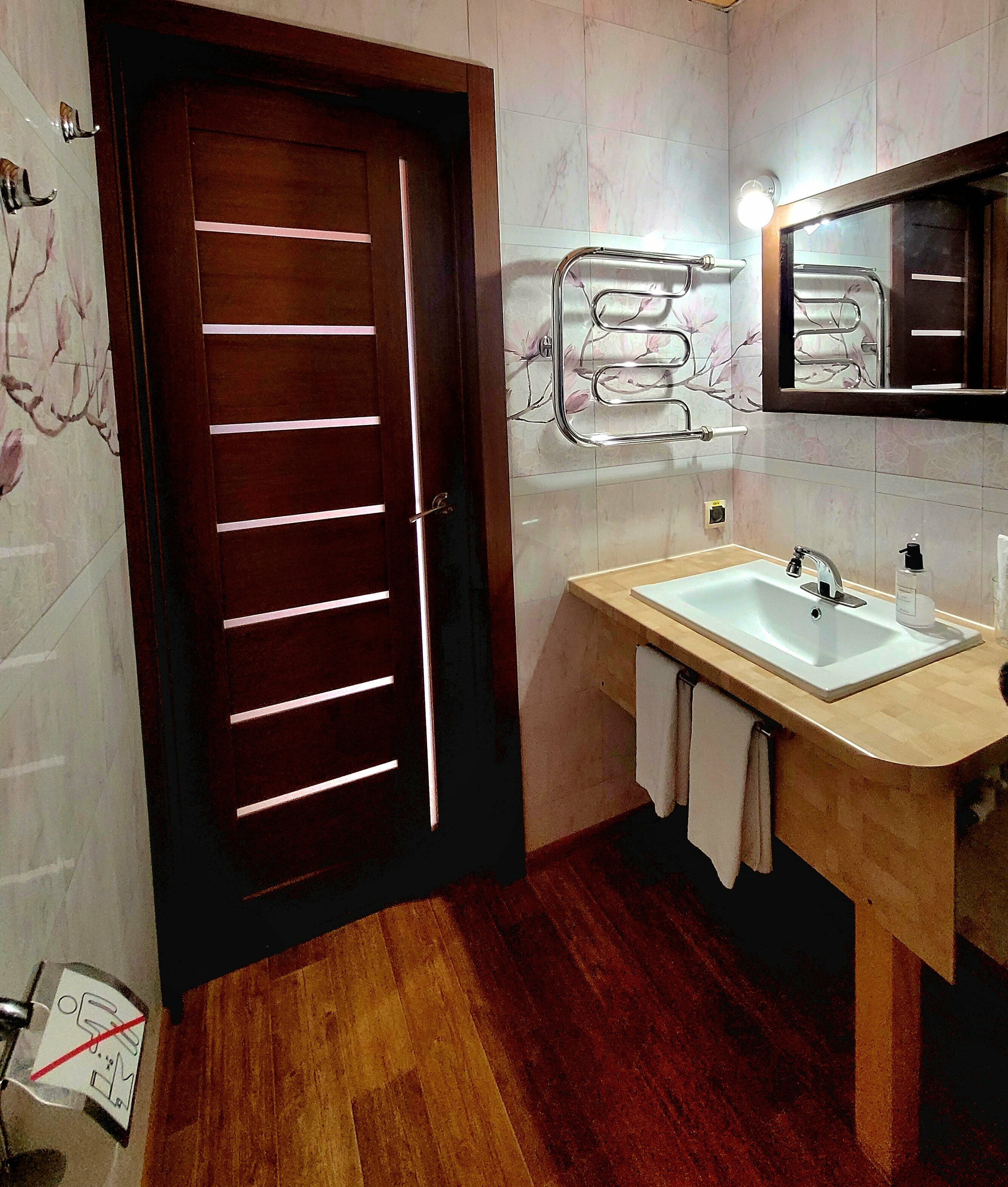 Улучшенный двухместный номер с 1 кроватью или 2 отдельными кроватями, вид на озеро