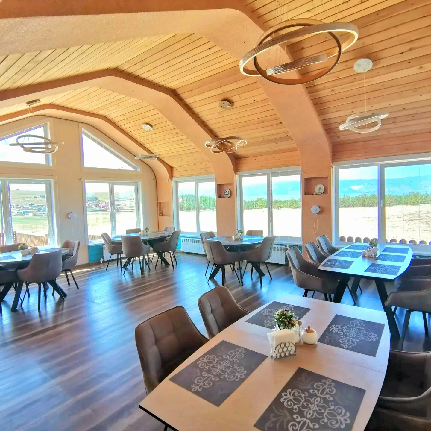 Улучшенный двухместный номер с 1 кроватью или 2 отдельными кроватями, вид на озеро