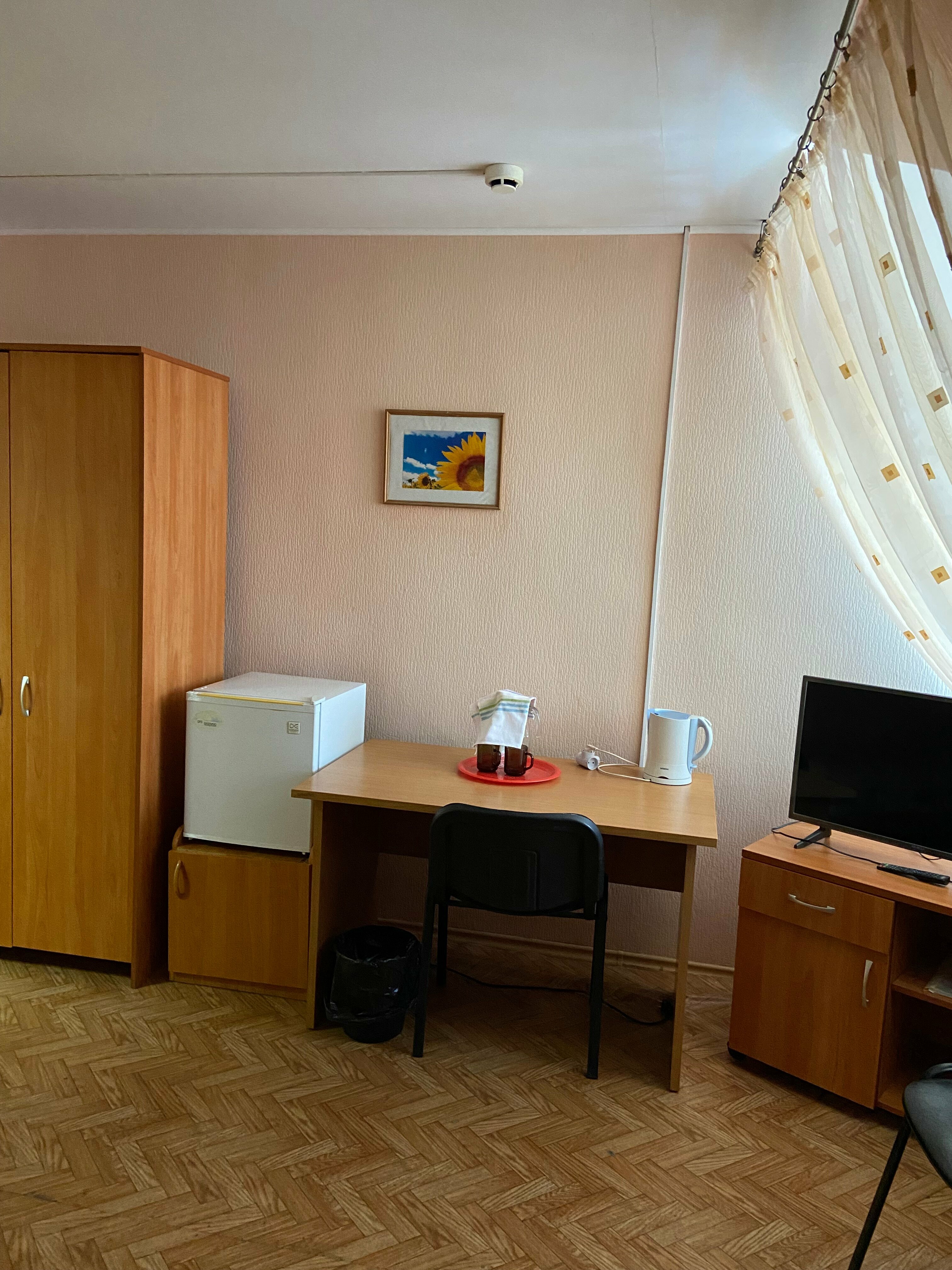 Двухместный номер с 2 отдельными кроватями и общим туалетом