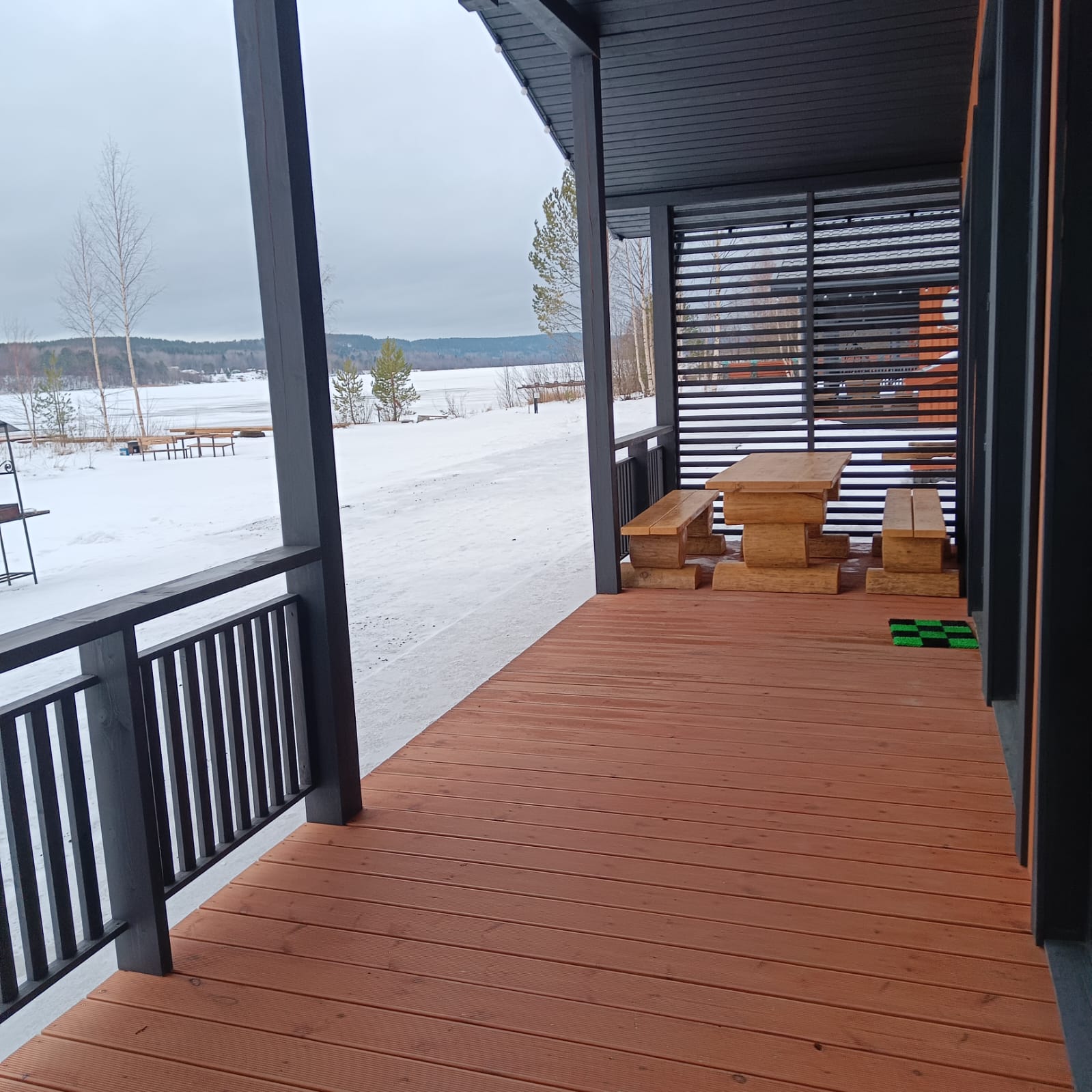 Дом с видом на озеро