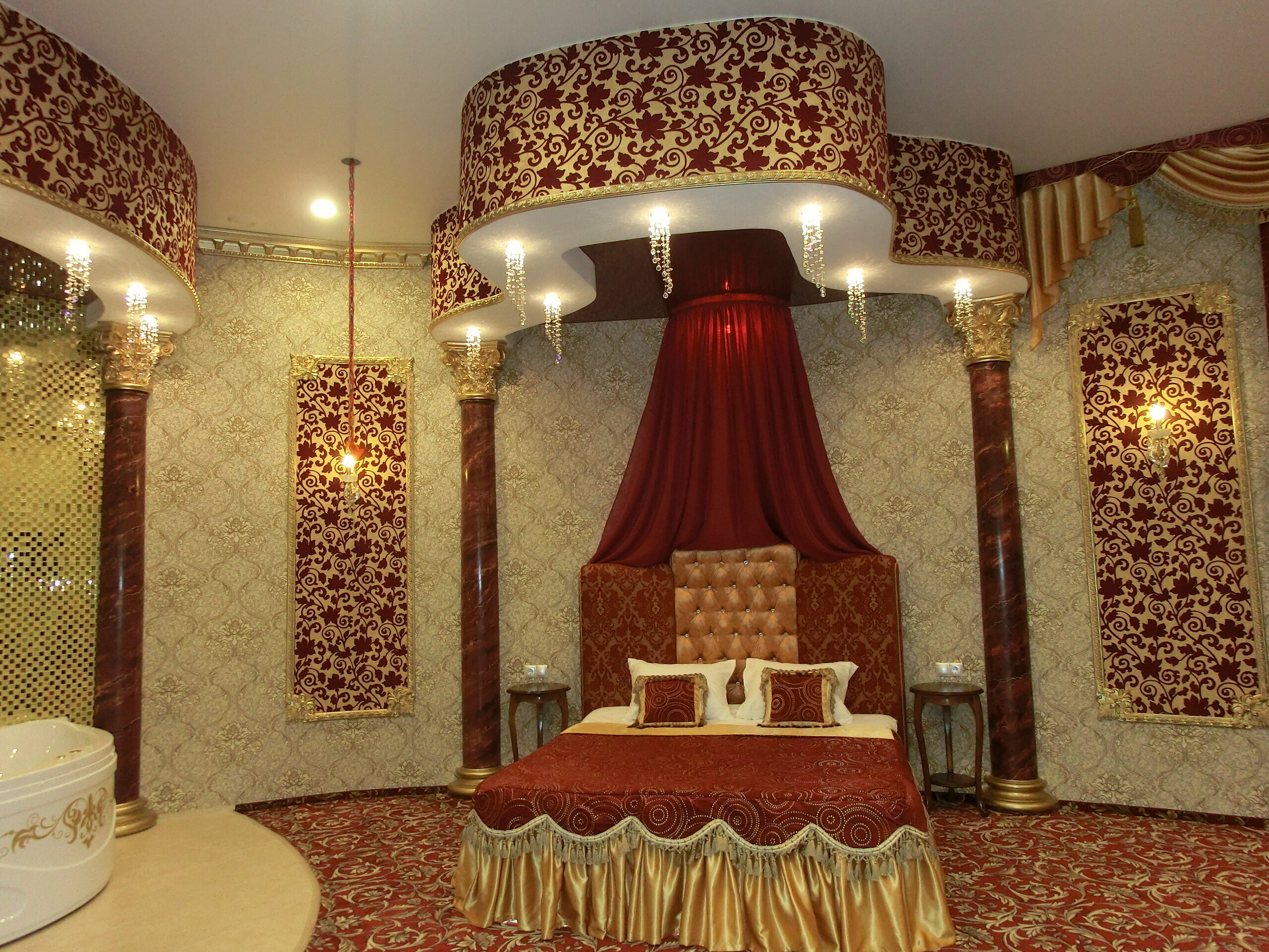 Люкс с кроватью размера "queen-size" и гидромассажной ванной