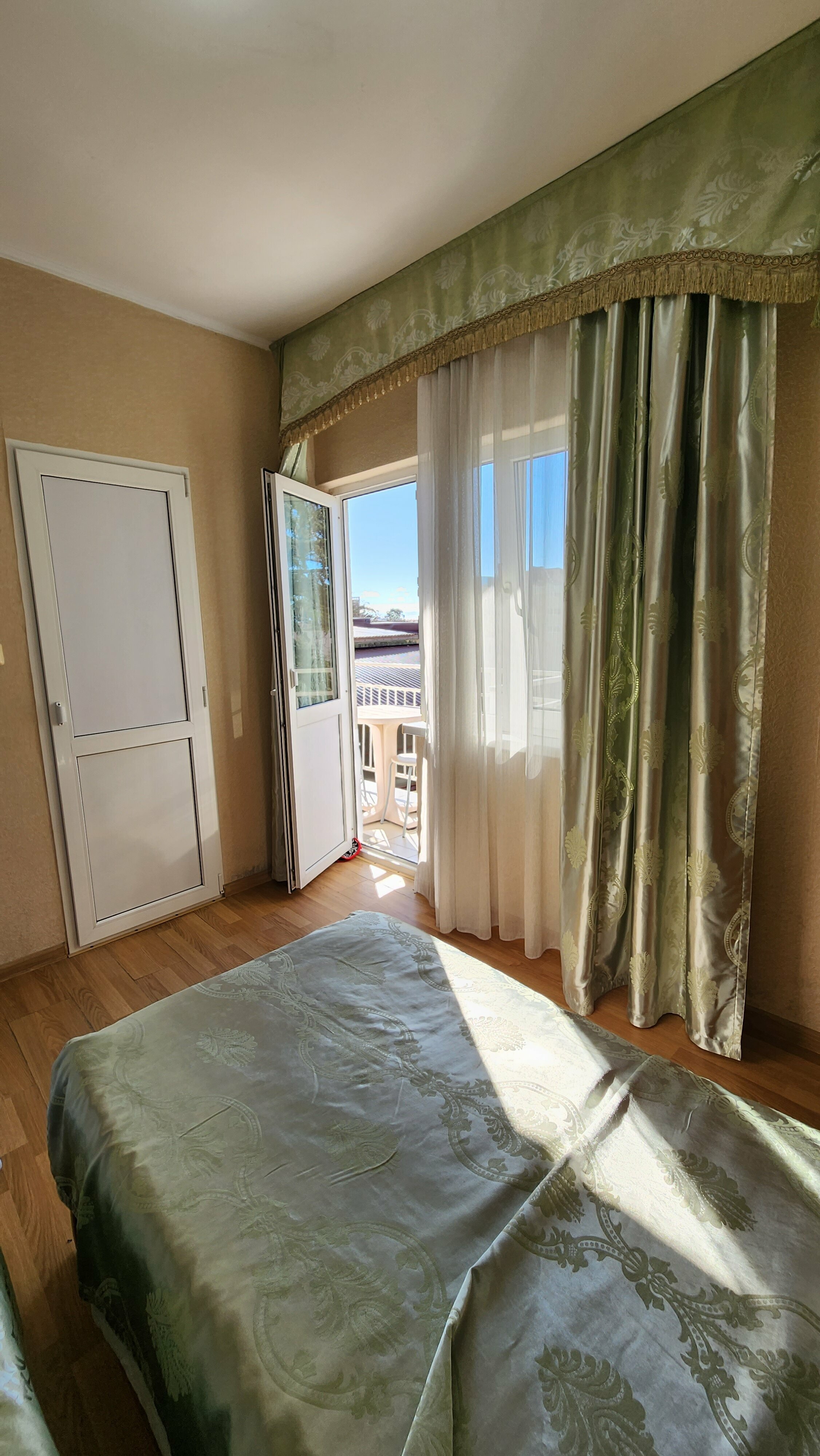 Двухместный номер с 2 отдельными кроватями и балконом