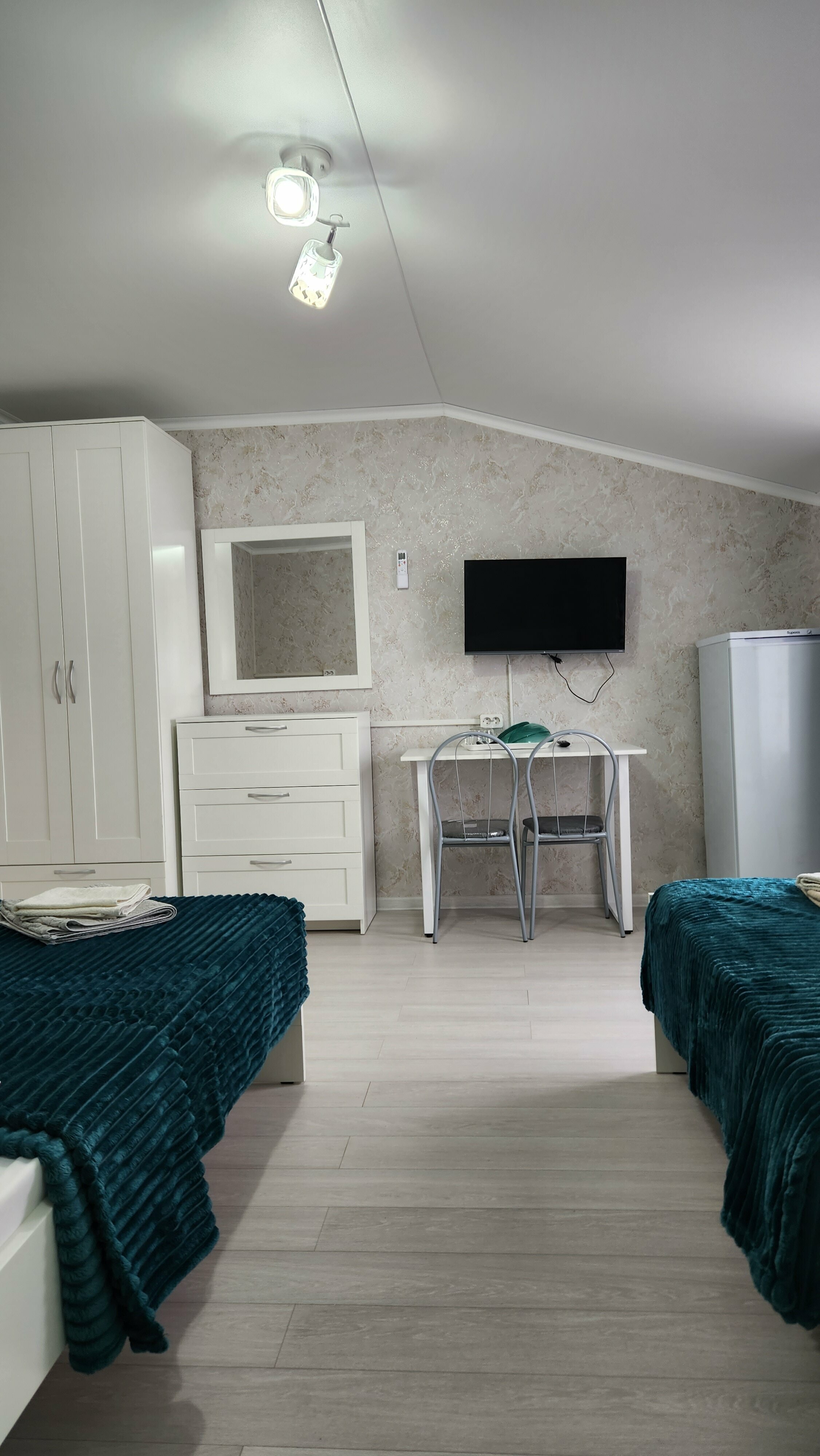 Cемейный номер с собственной ванной комнатой