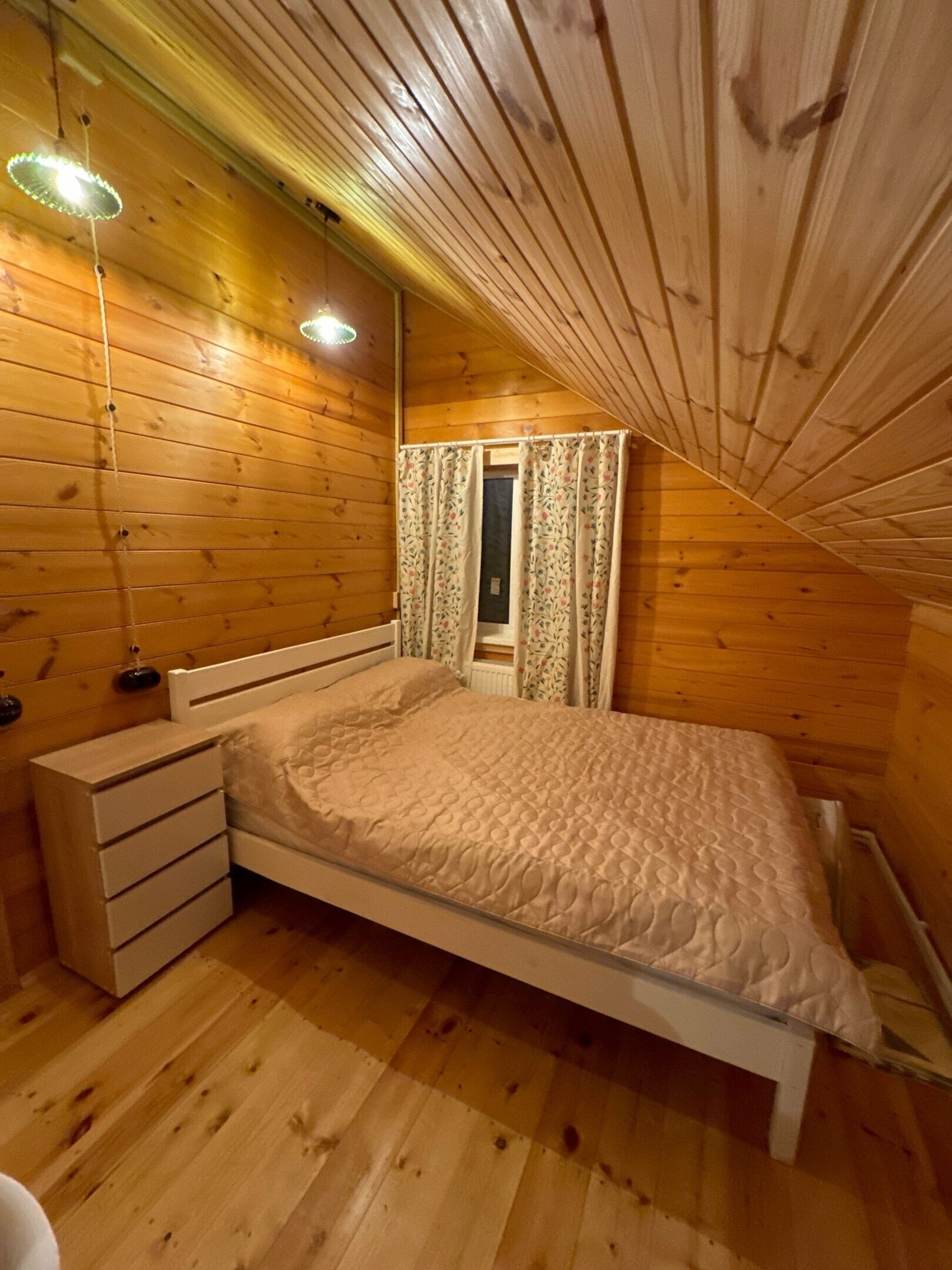 Дом с видом на озеро