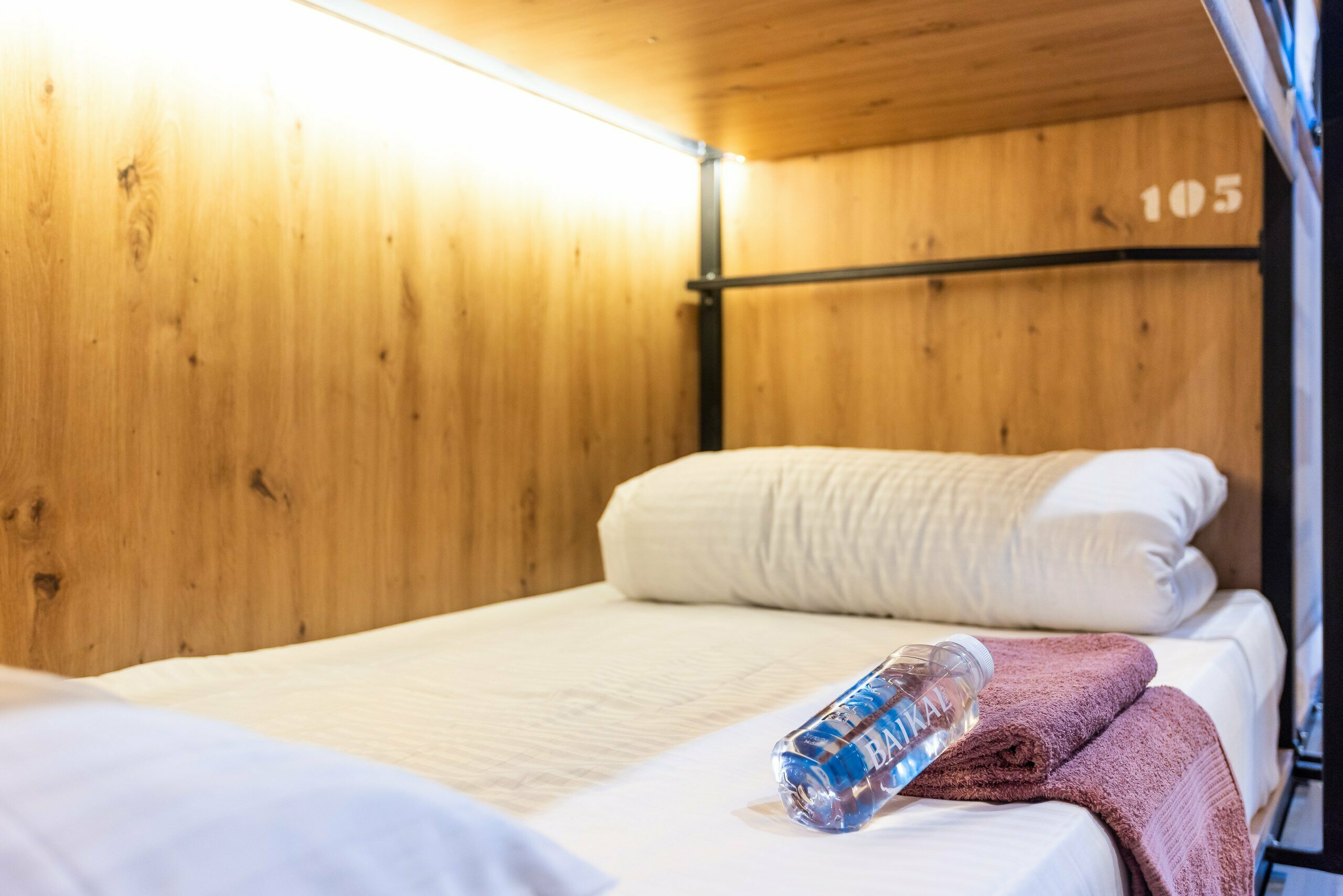 24. Кровать в общем 8-местном номере для мужчин