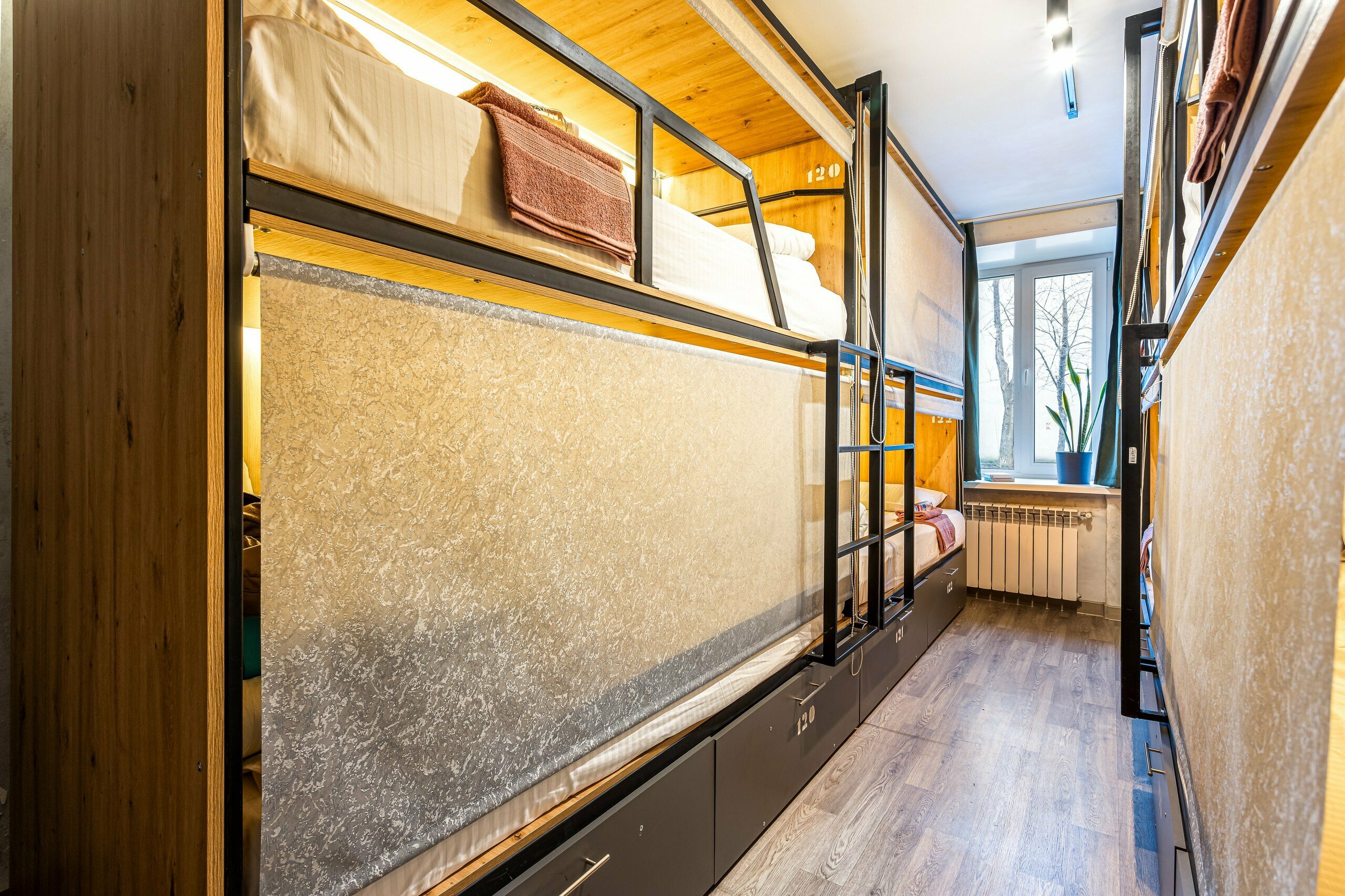 26. Кровать в общем 8-местном номере для мужчин