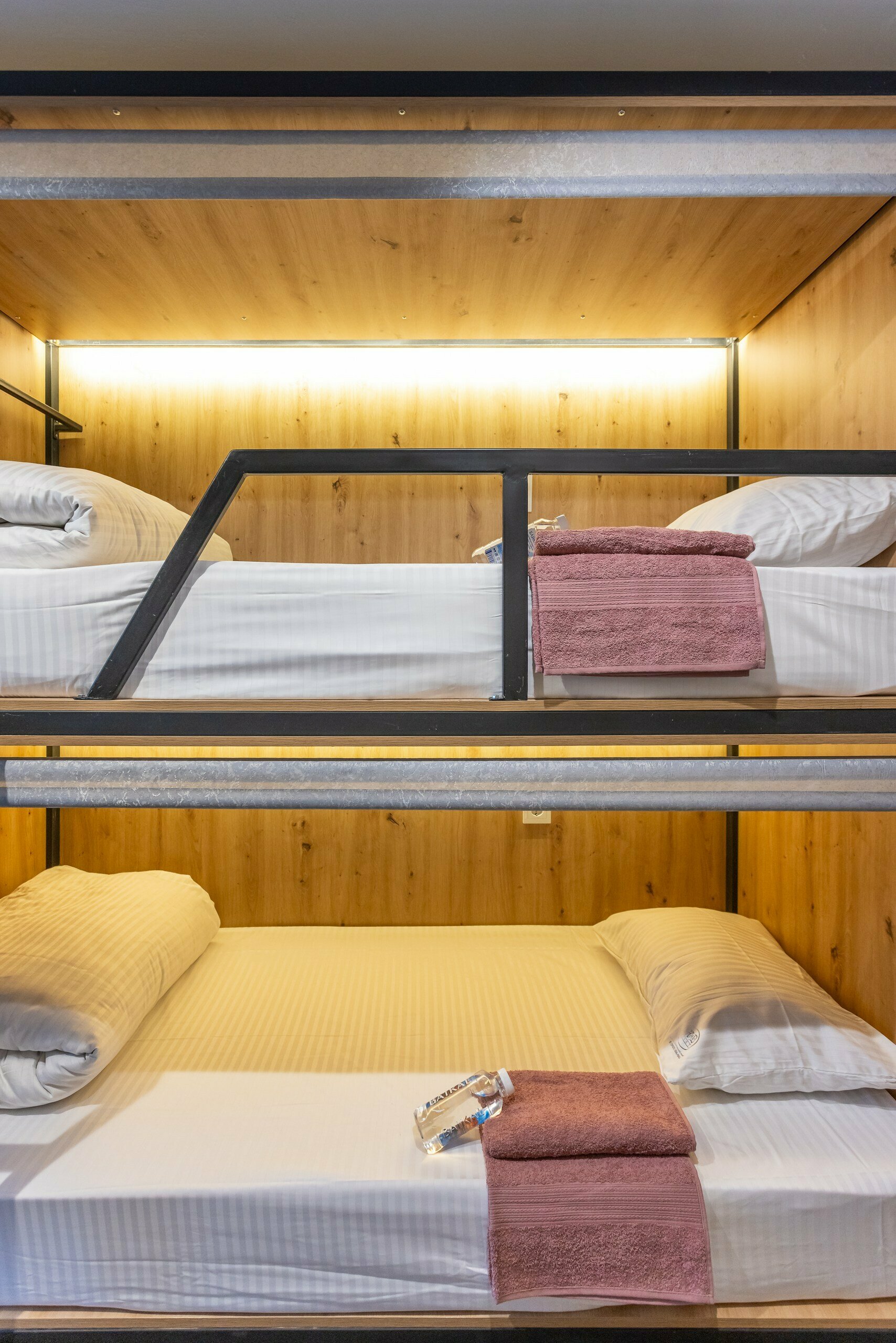 Кровать в общем 6-местном номере для женщин