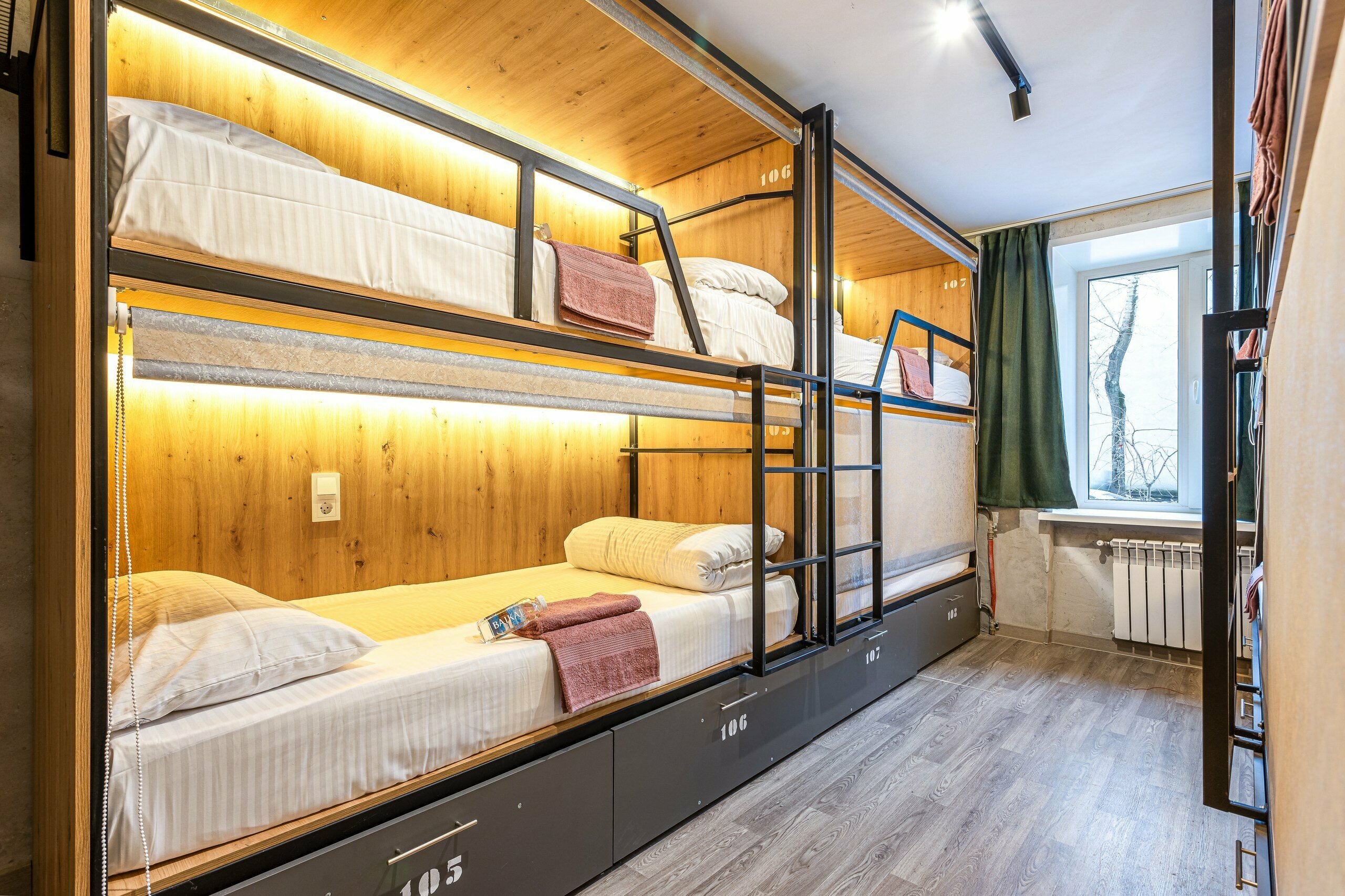 24. Кровать в общем 8-местном номере для мужчин