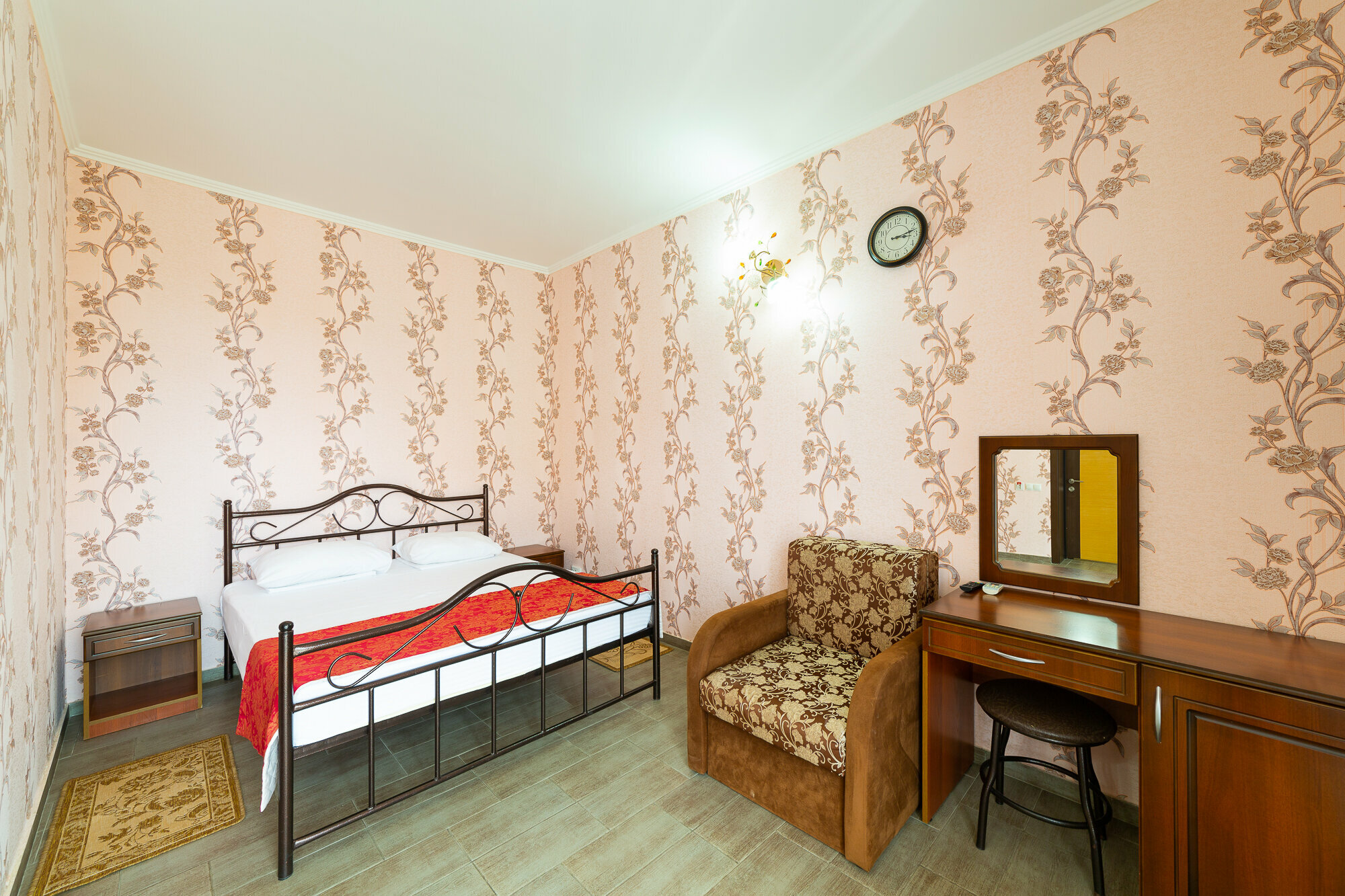 Трехместный номер с балконом