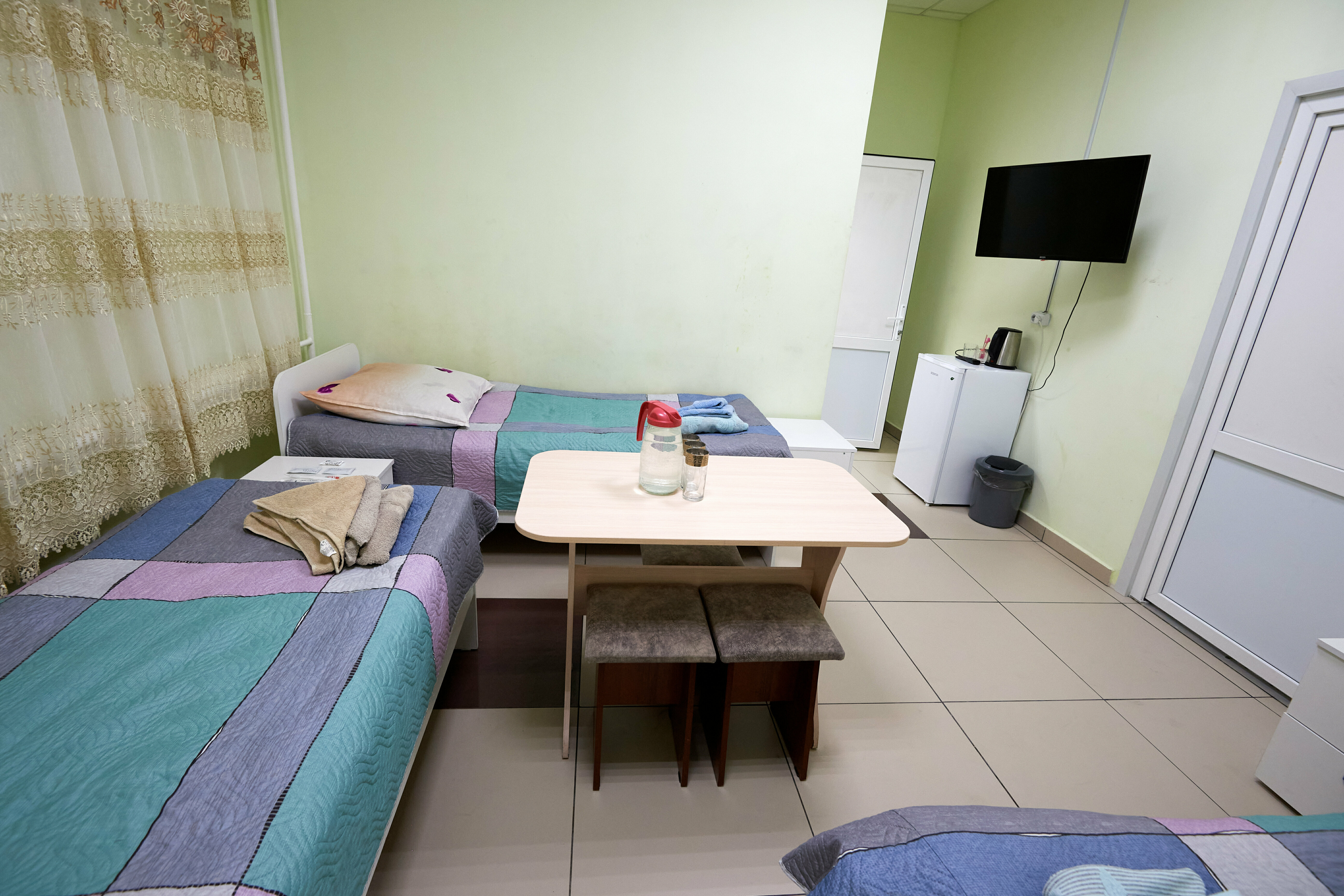 Трехместный номер «Комфорт» с душем