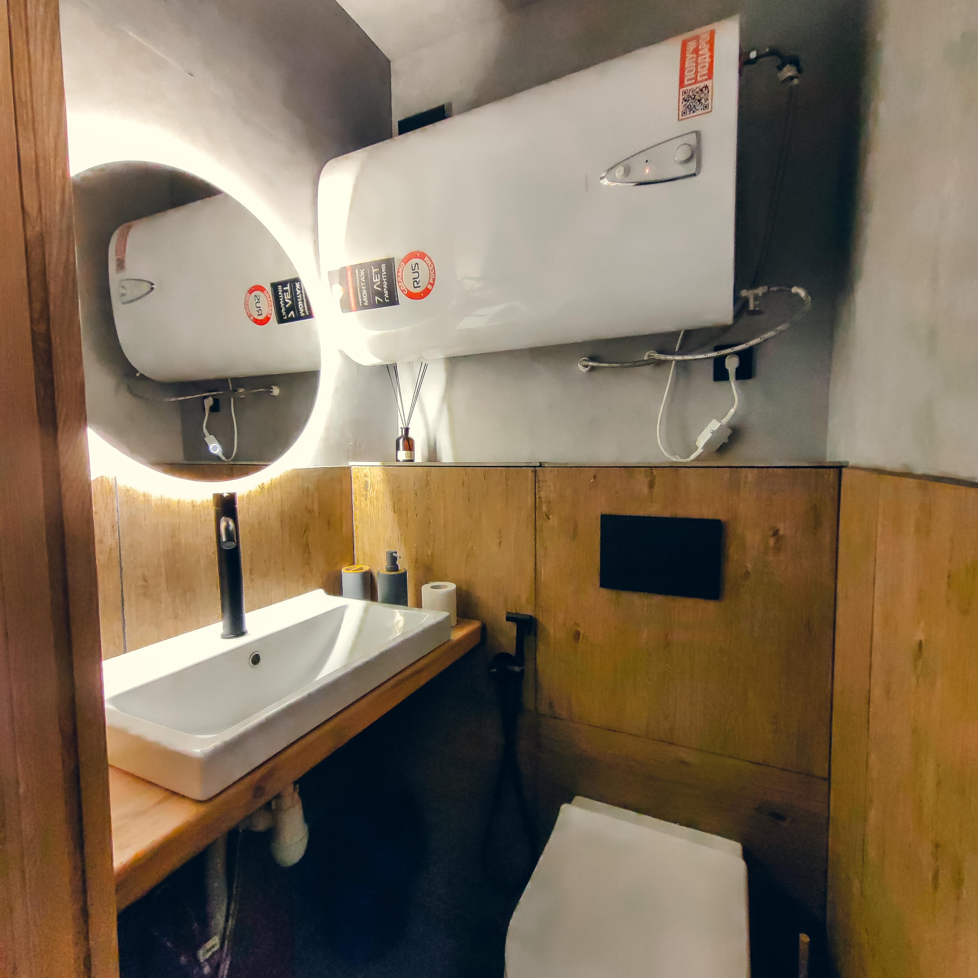 Дом на шесть спальных мест с баней, двумя террасами и видом на озеро