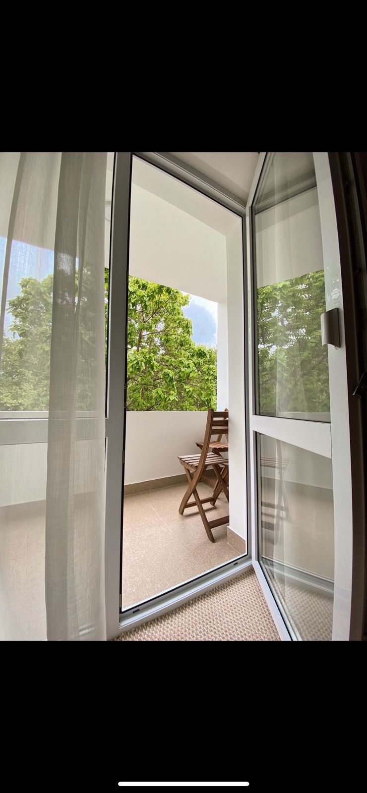 Трехместный номер с балконом