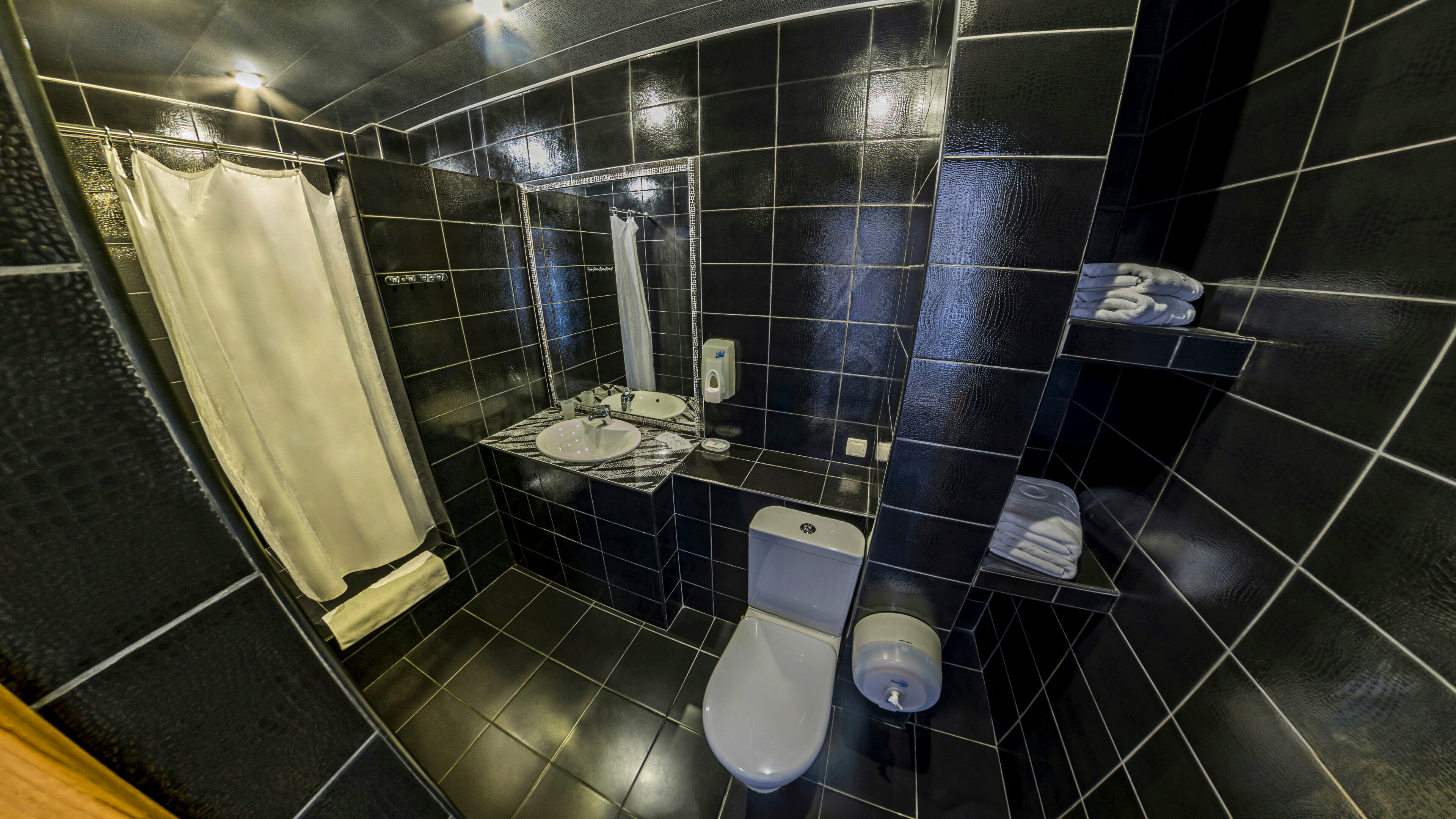 3х-местный "однокомнатный"  "Вид на Море" (боковой) с балконом