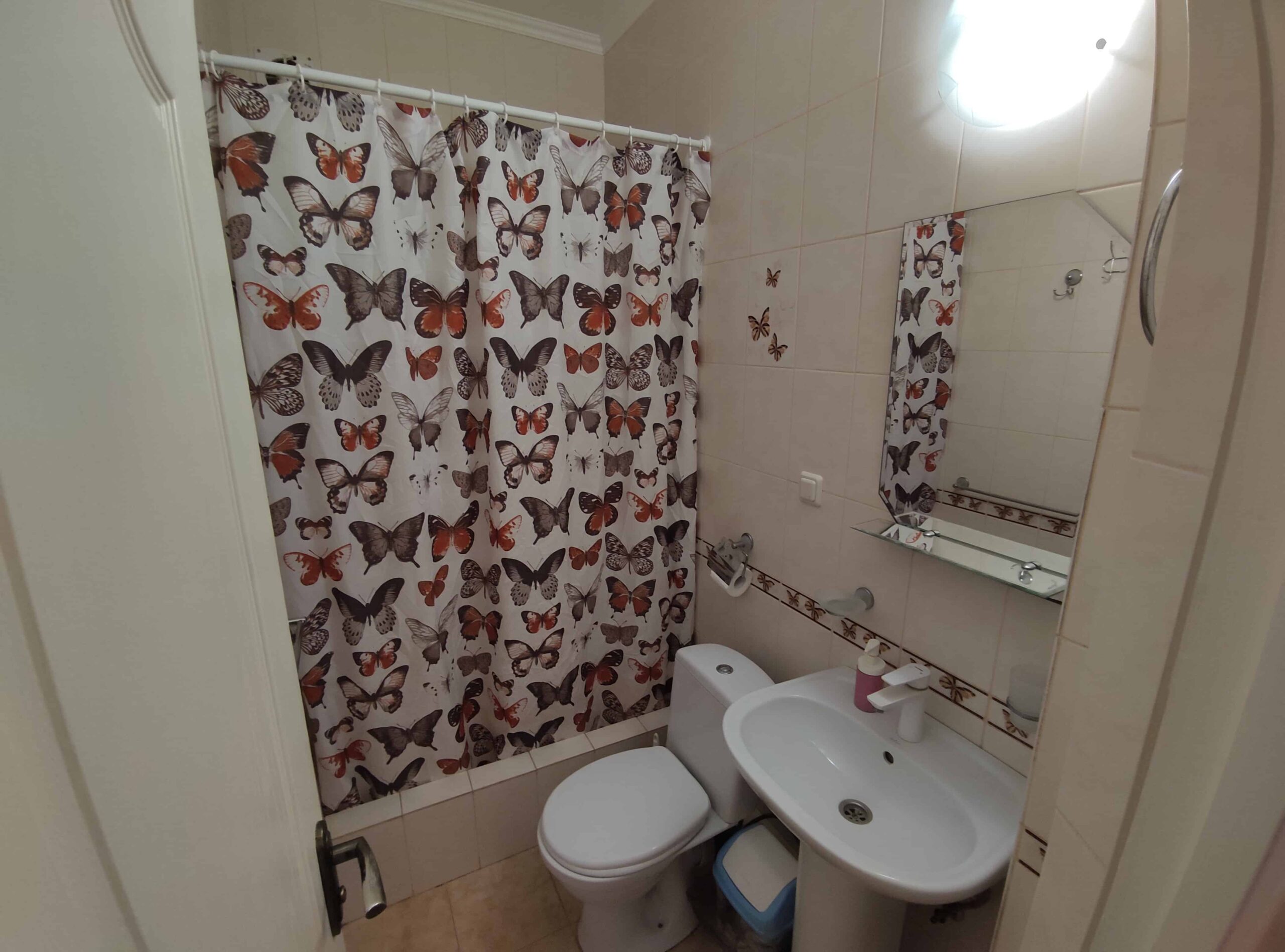 Трехместный номер с балконом