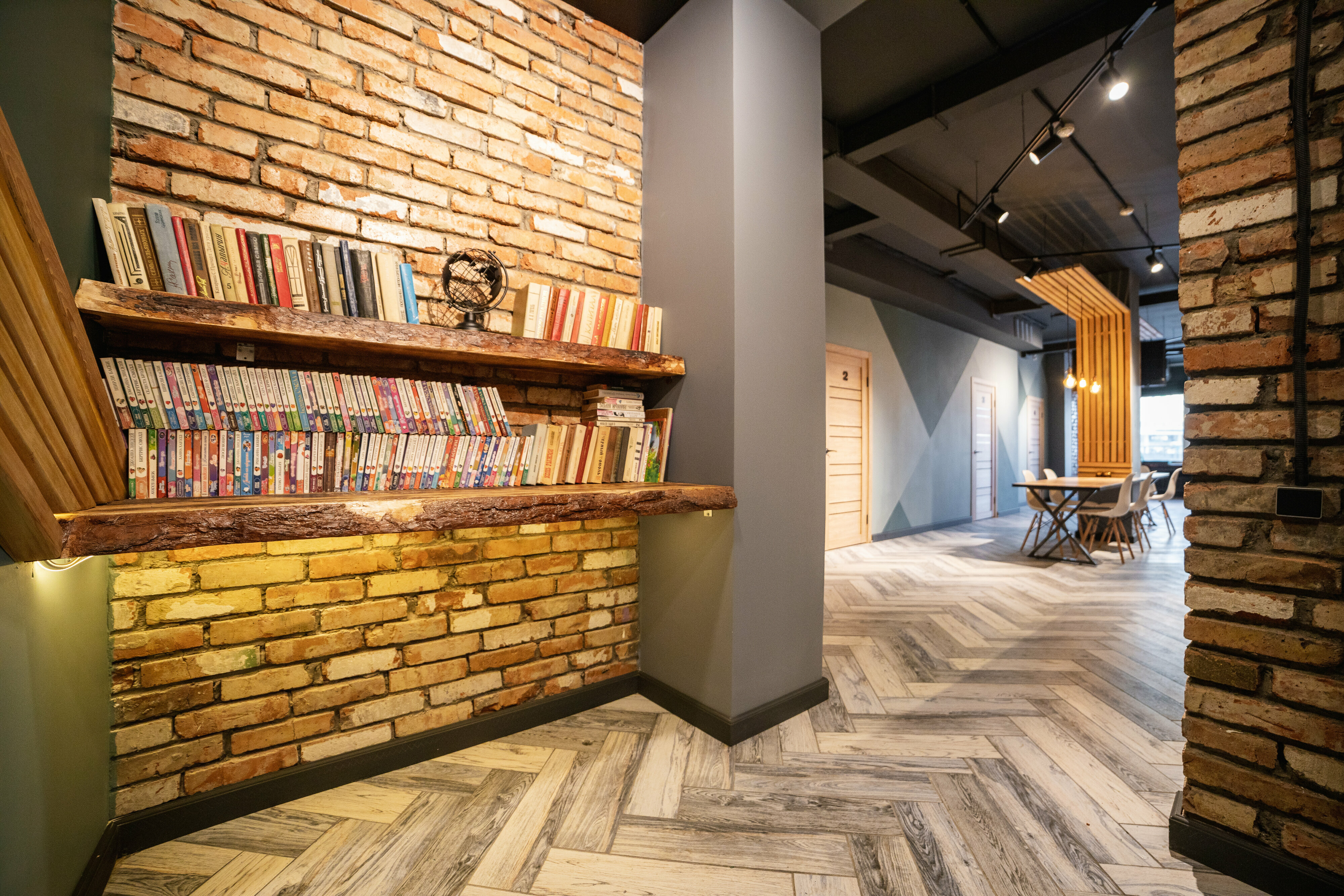 Многоместный общий номер для мужчин и женщин (8 мест) верхнее место