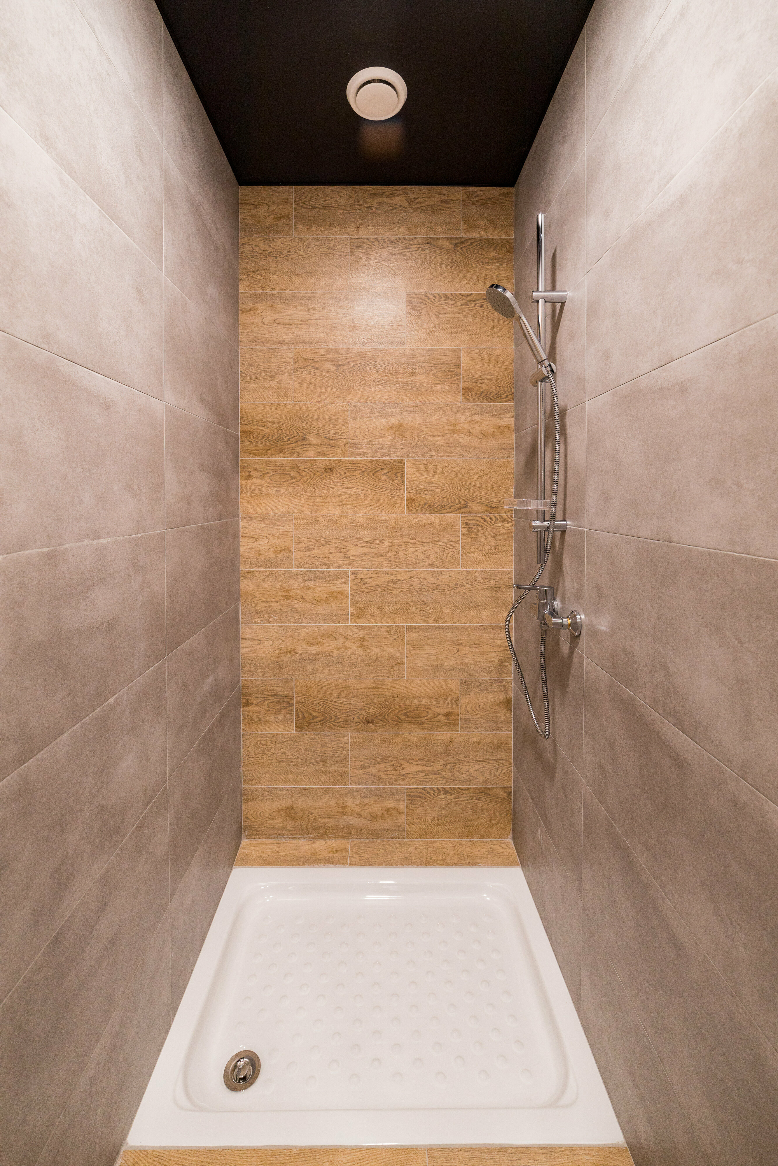 Кровать в общем номере для мужчин с 4 кроватями