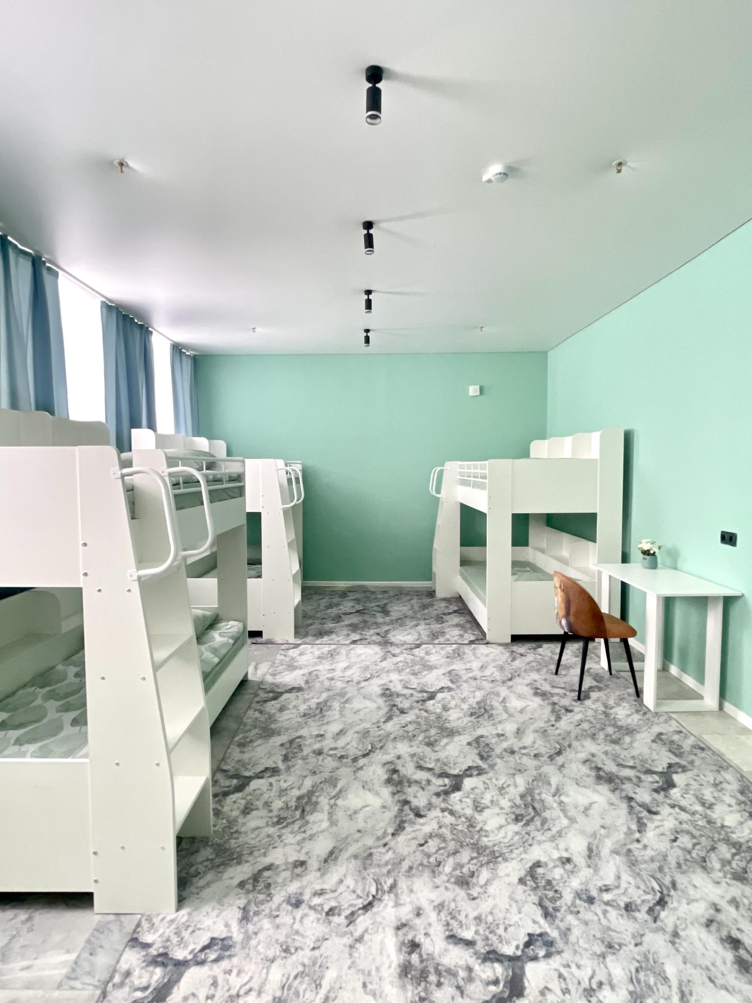 Общий 10-местный номер для мужчин