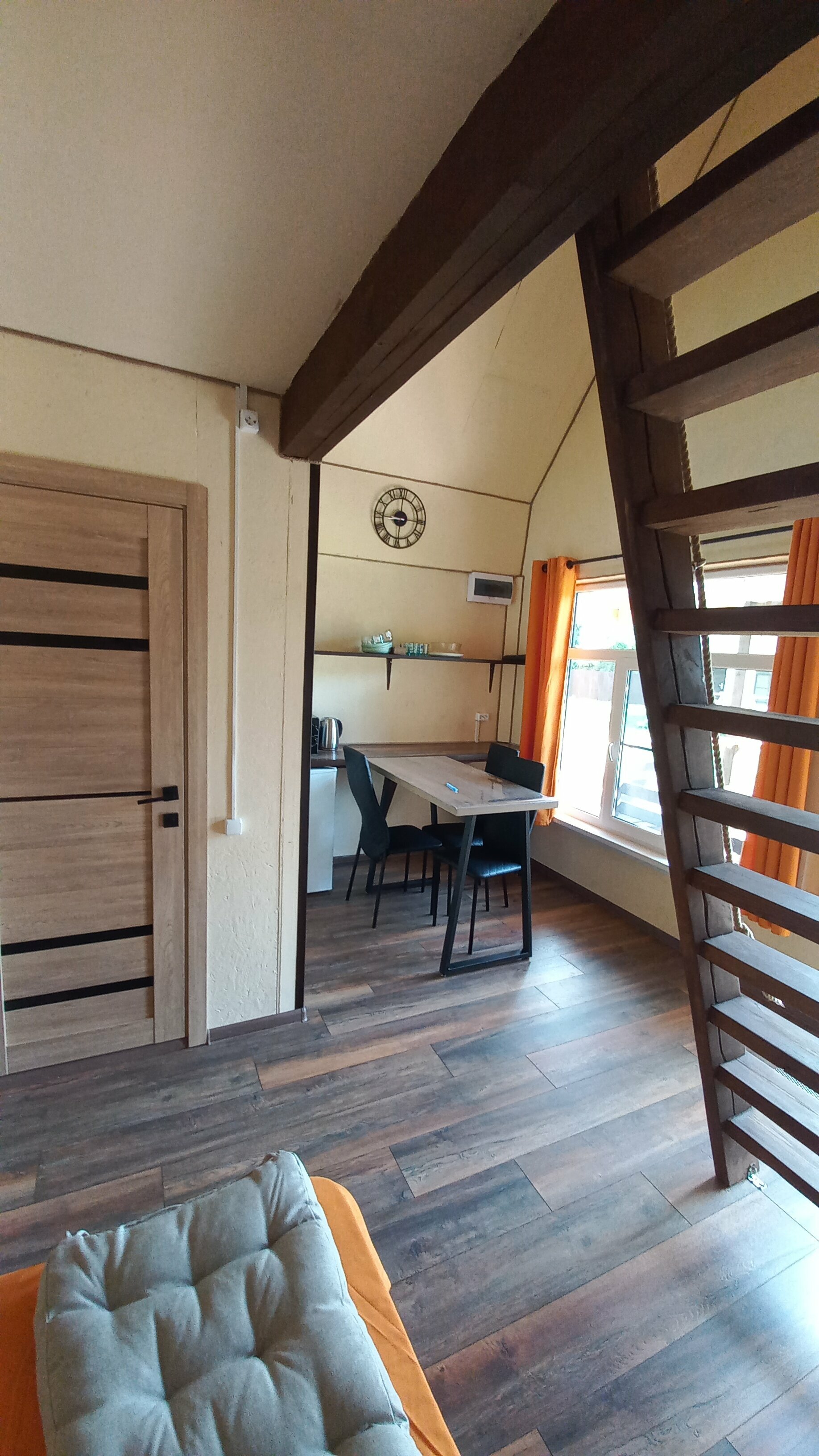 Двухуровневый четырехместный номер