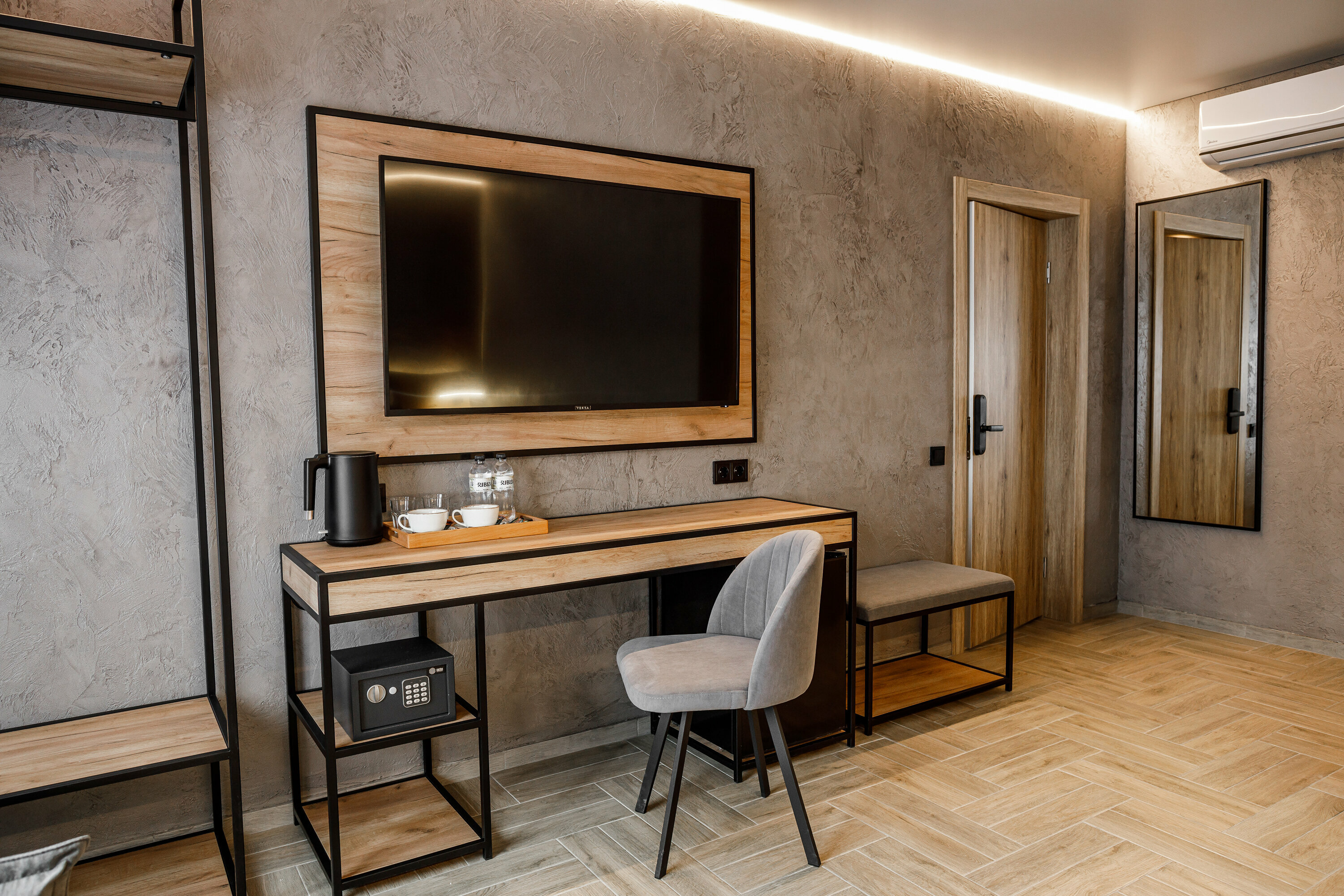 Трехместный ( Улучшенный стандарт с креслом-кроватью, корпус 1)