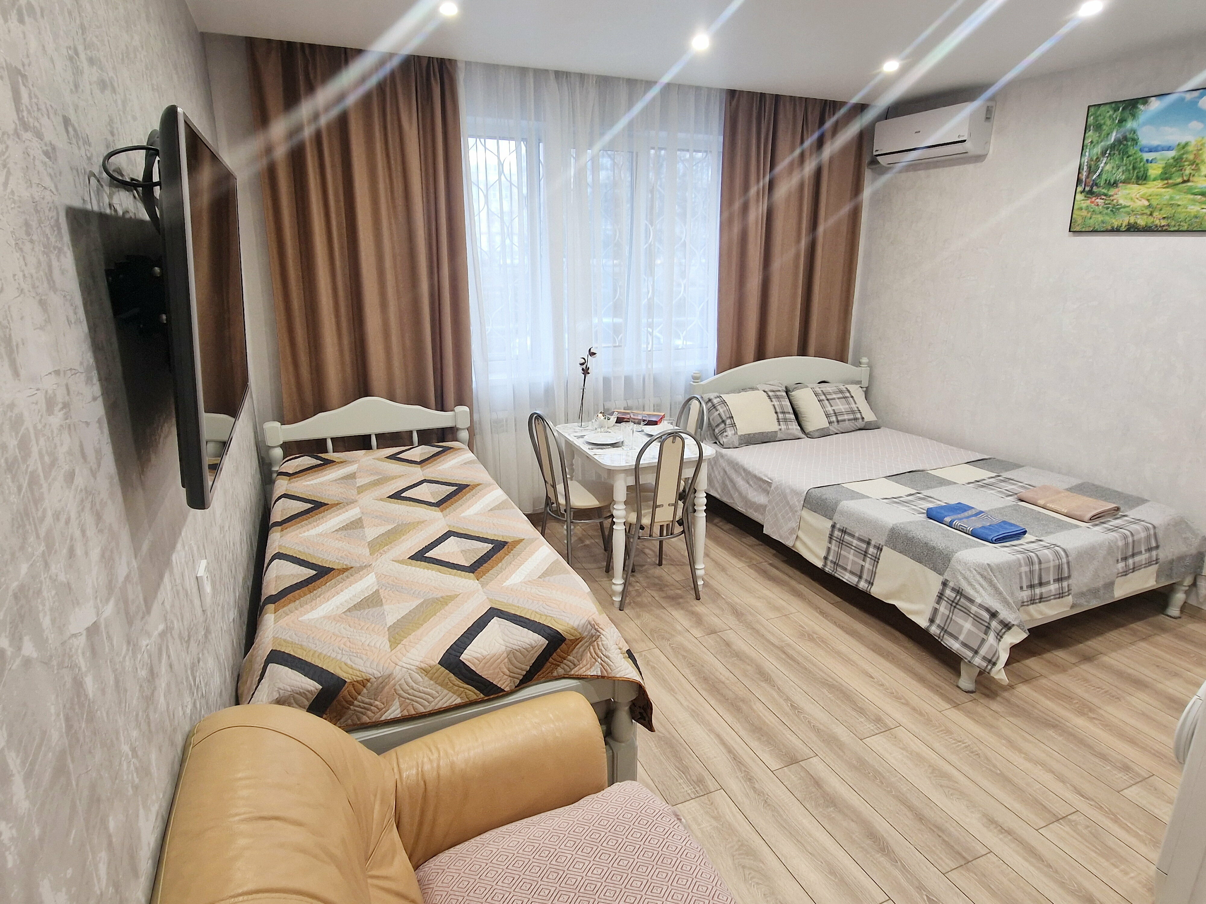 Четырехместный номер с ванной комнатой