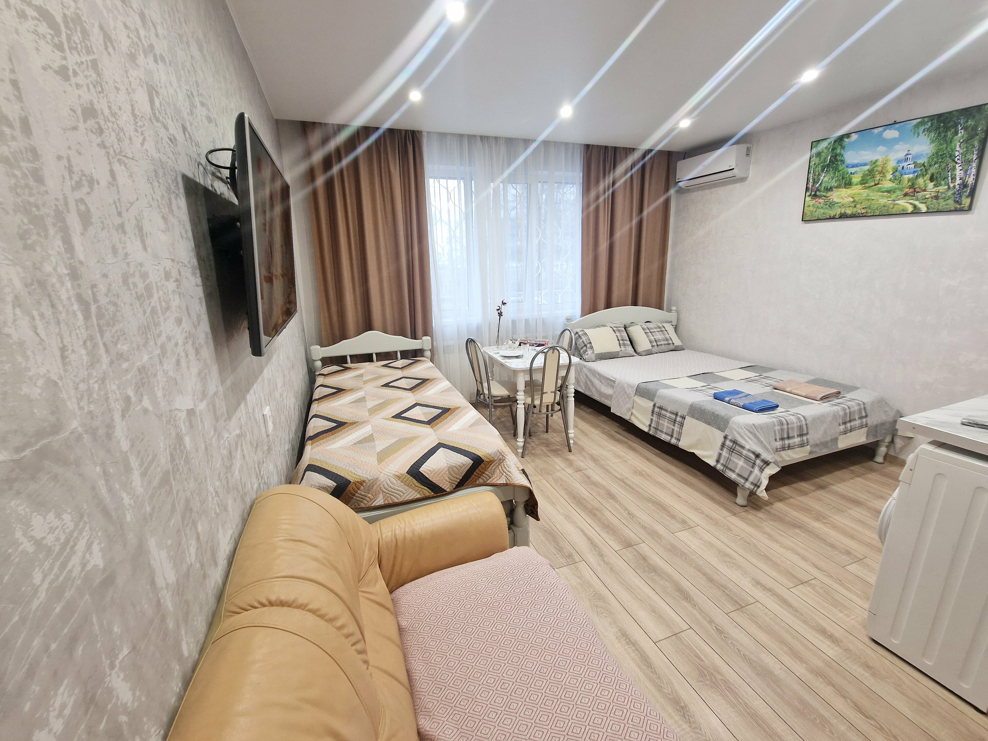 Четырехместный номер с ванной комнатой