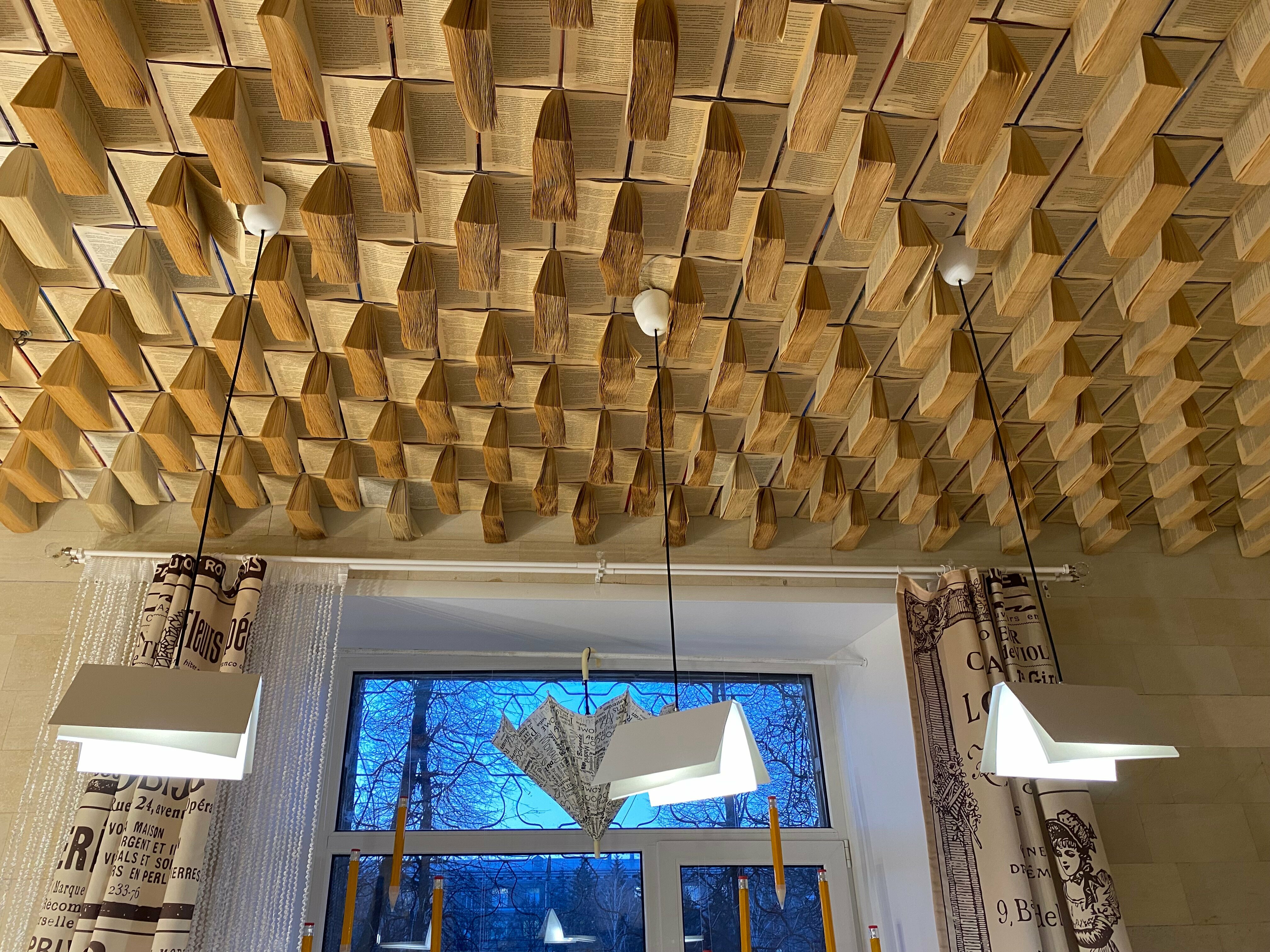 Двухместный номер с 2 отдельными кроватями и общей ванной комнатой