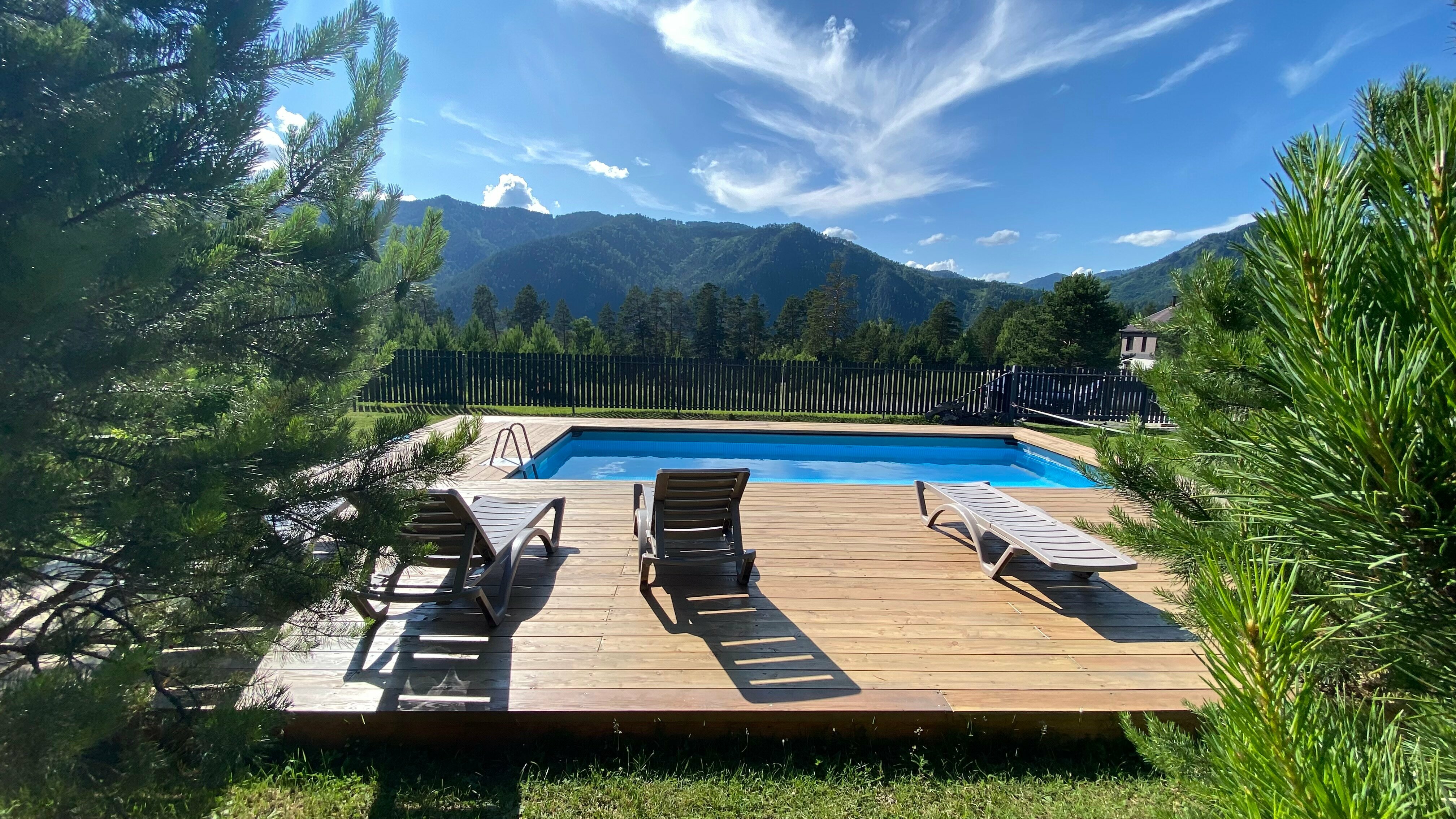 Четырехместный номер с видом на горы