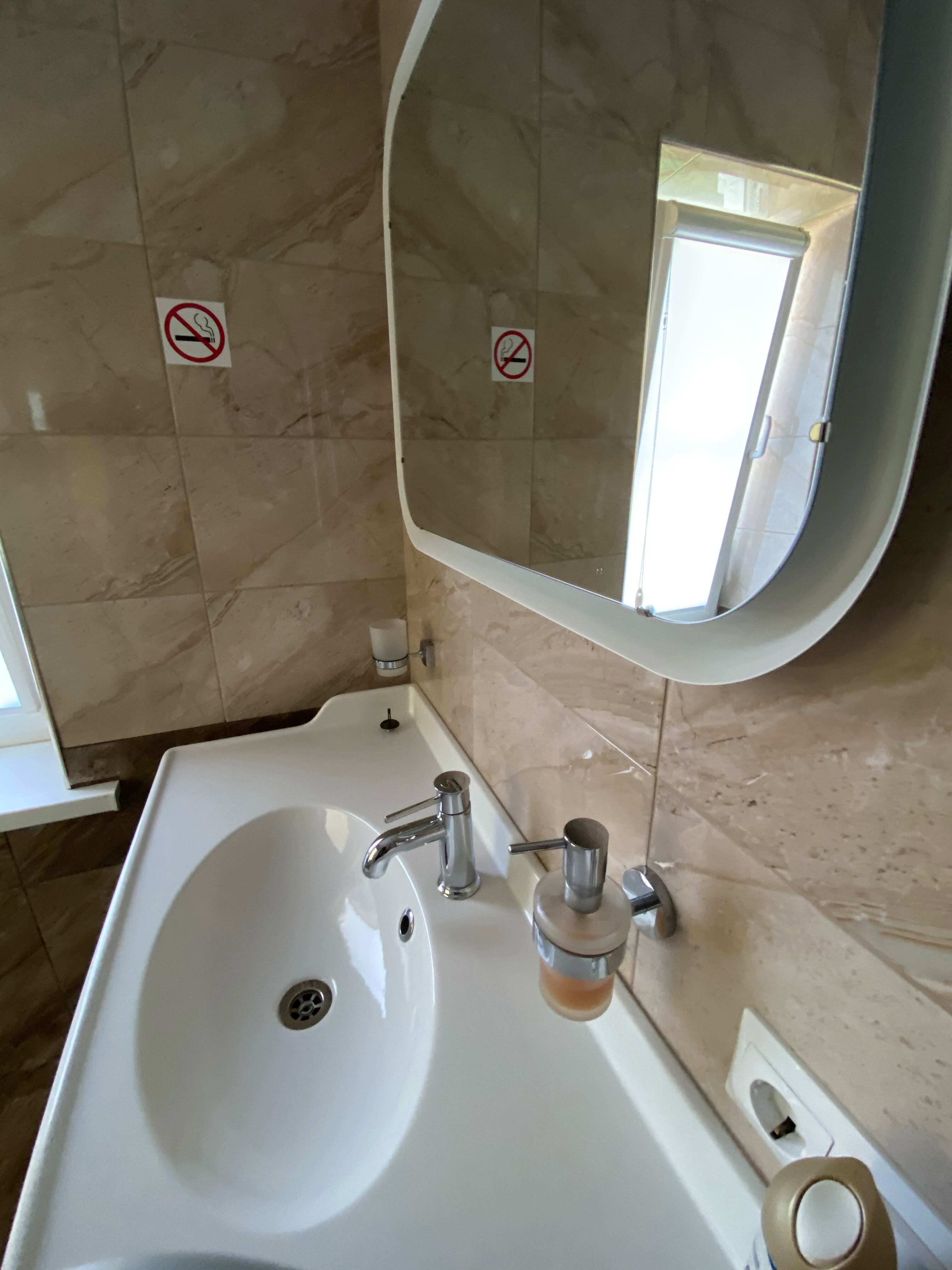 Двухместный номер с 1 большой кроватью и видом на озеро