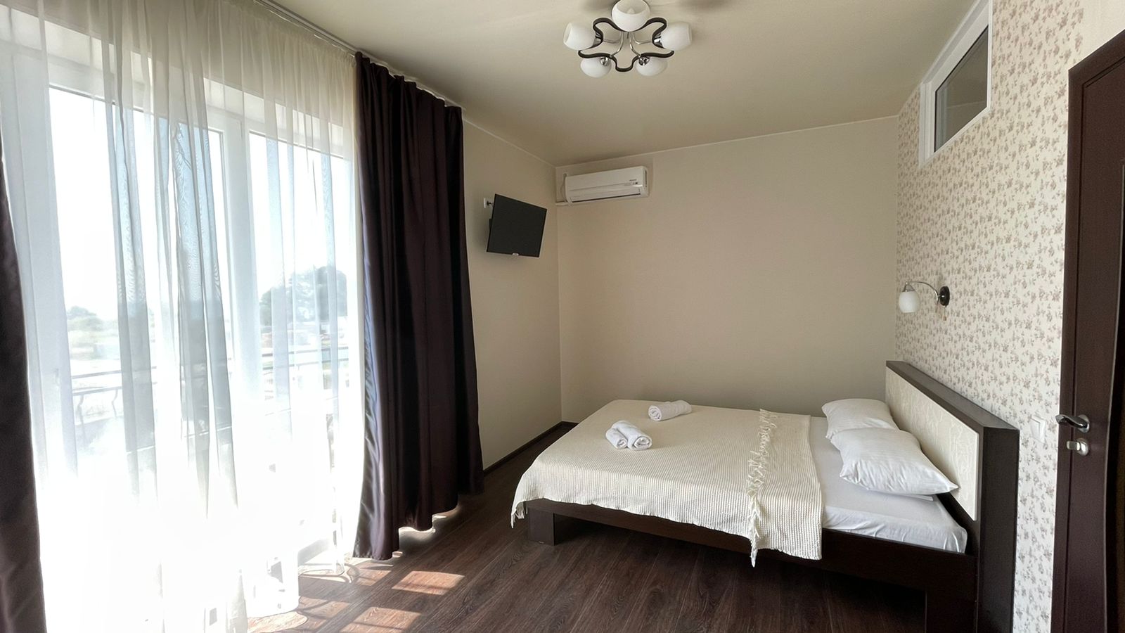 Семейный номер с балконом