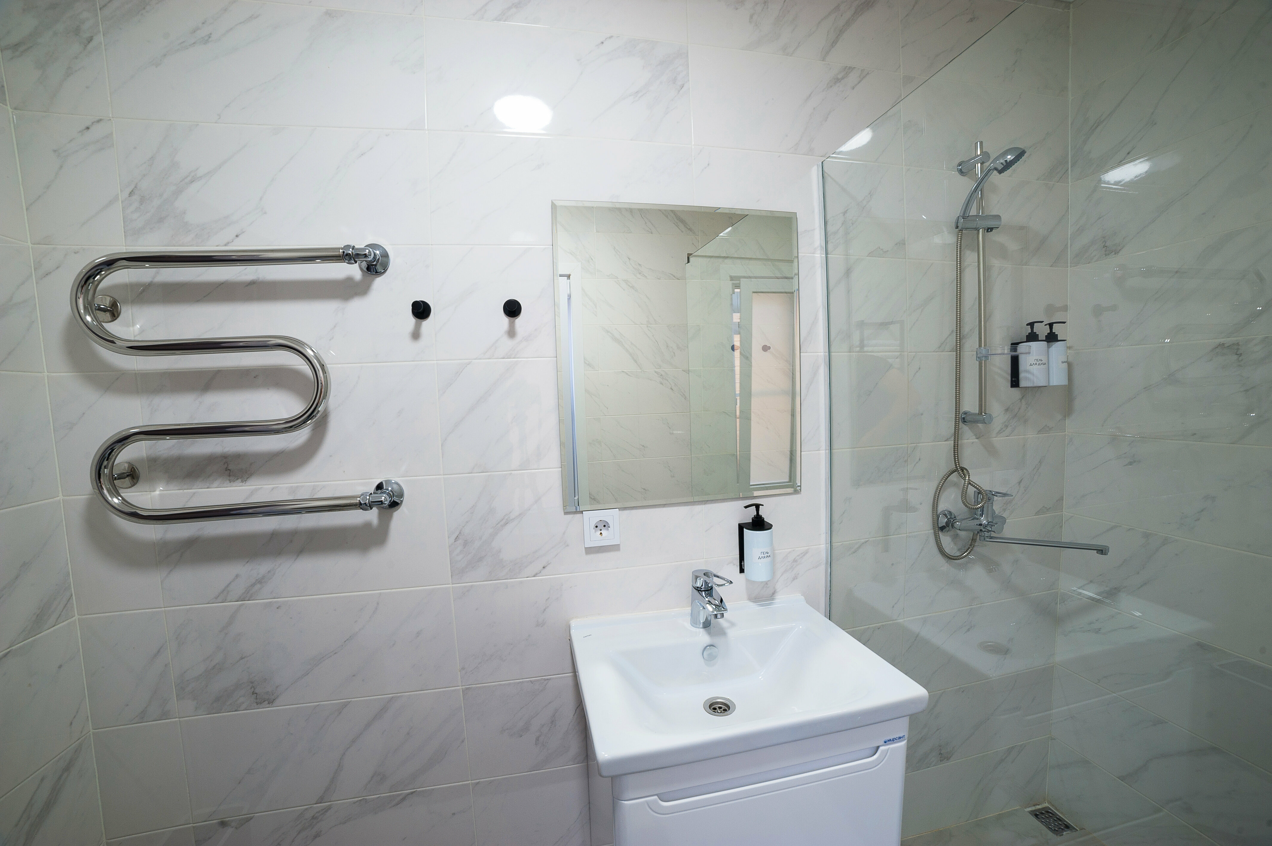 Номер Стандарт  рядом с бассейном,окна во внутренний двор