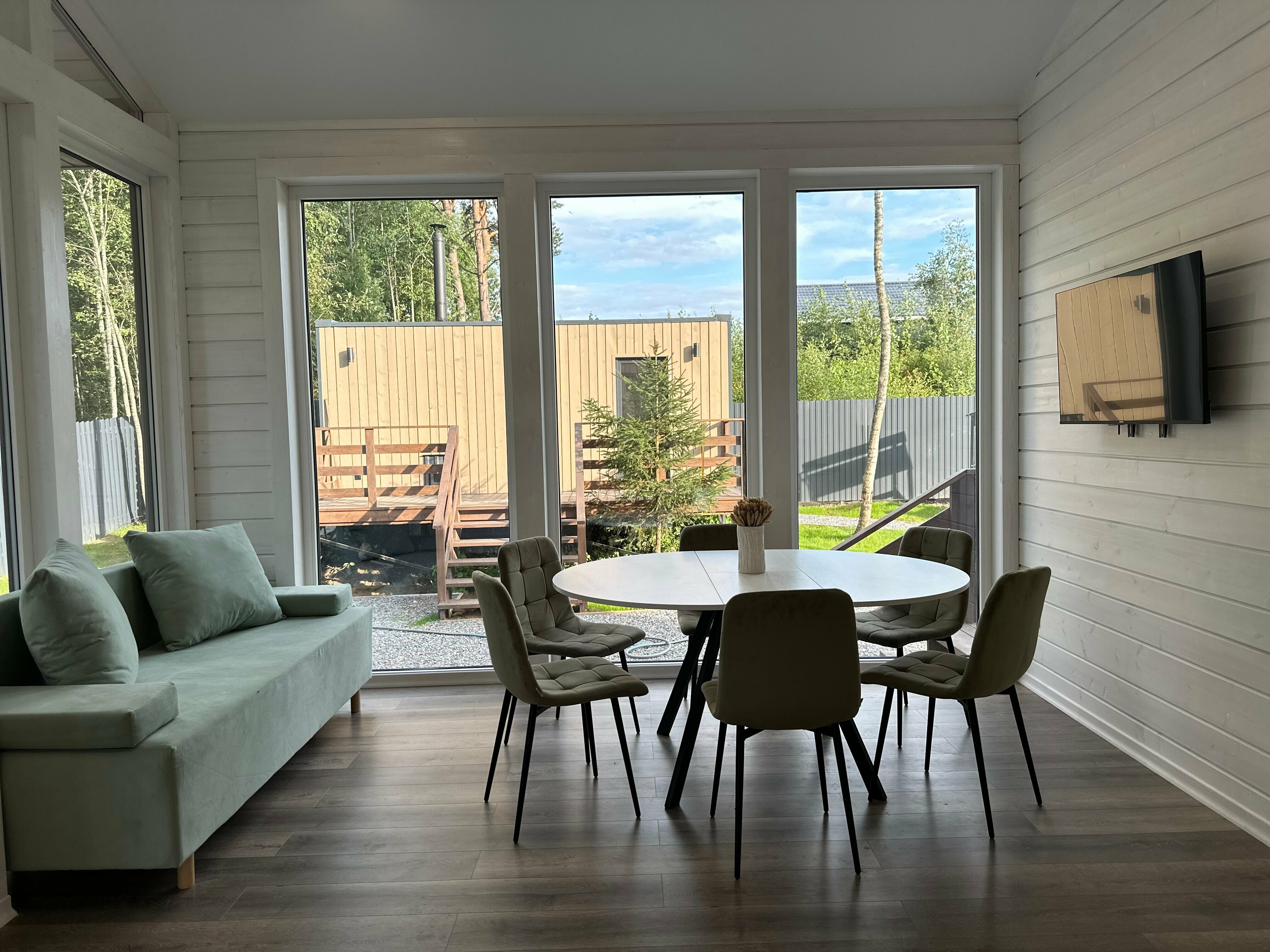 Дом с видом на лес