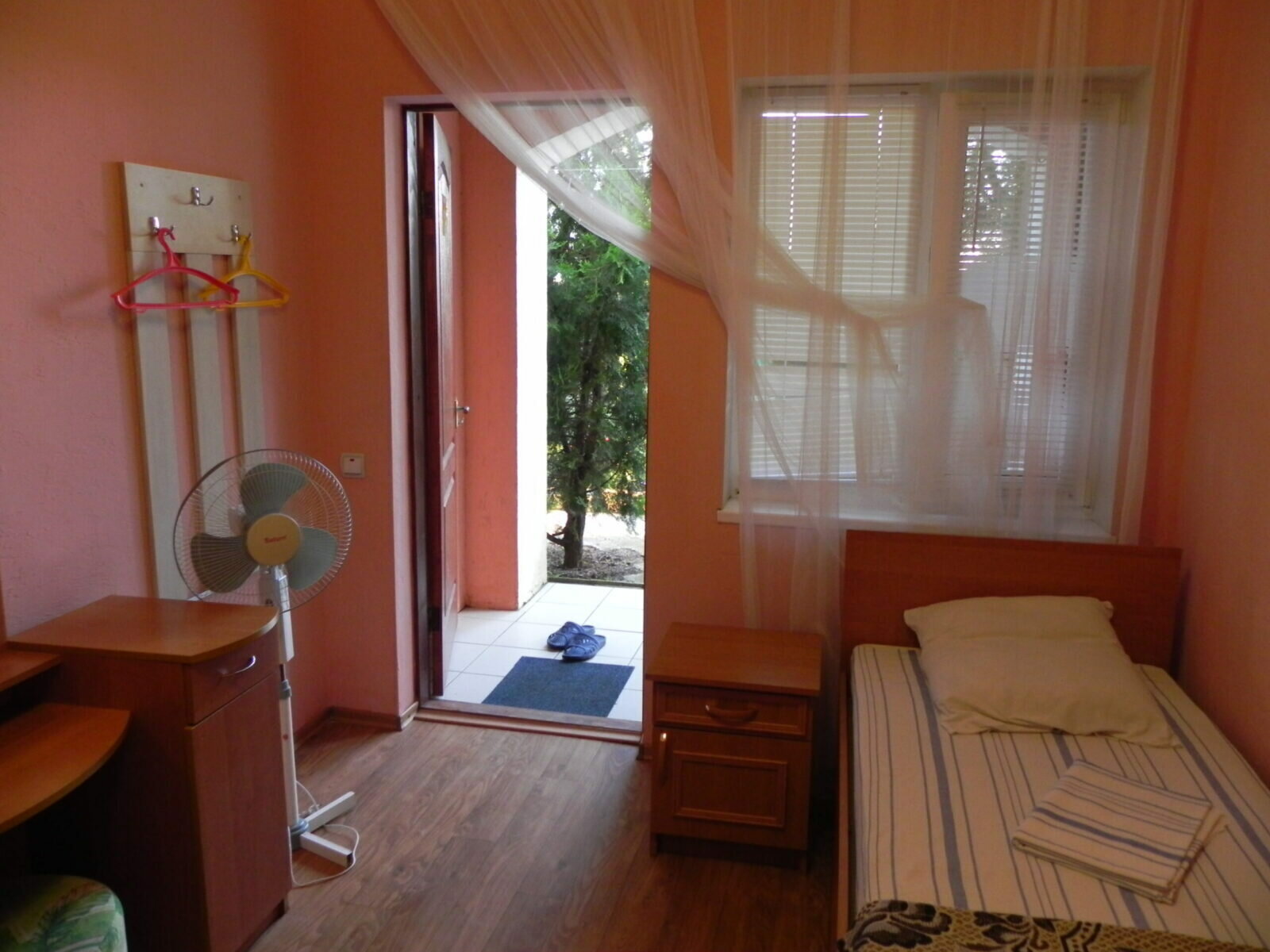 ДВУХ МЕСТНАЯ С ТЕРРАСОЙ