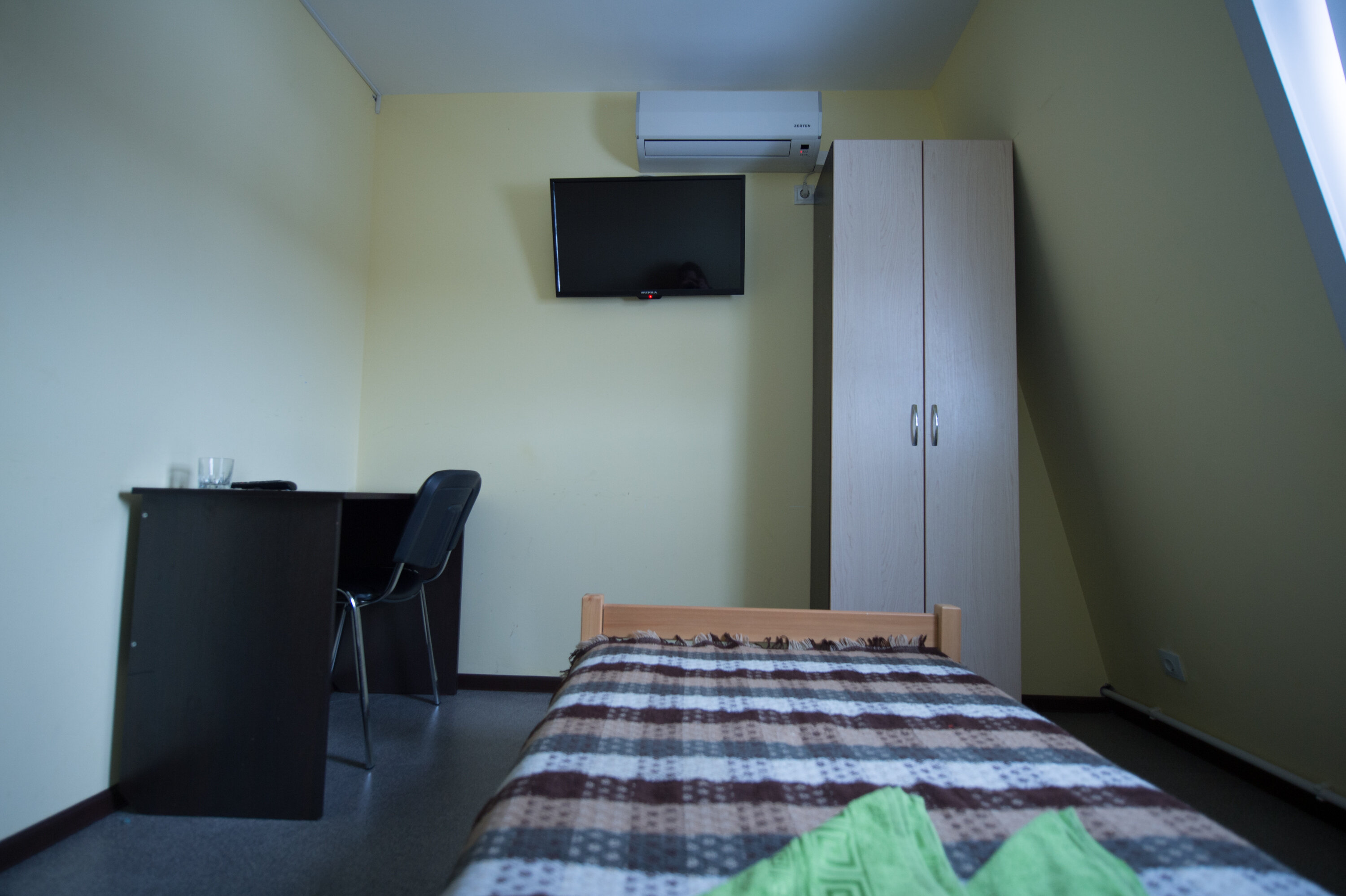 Комната на мансарде с собственным санузлом