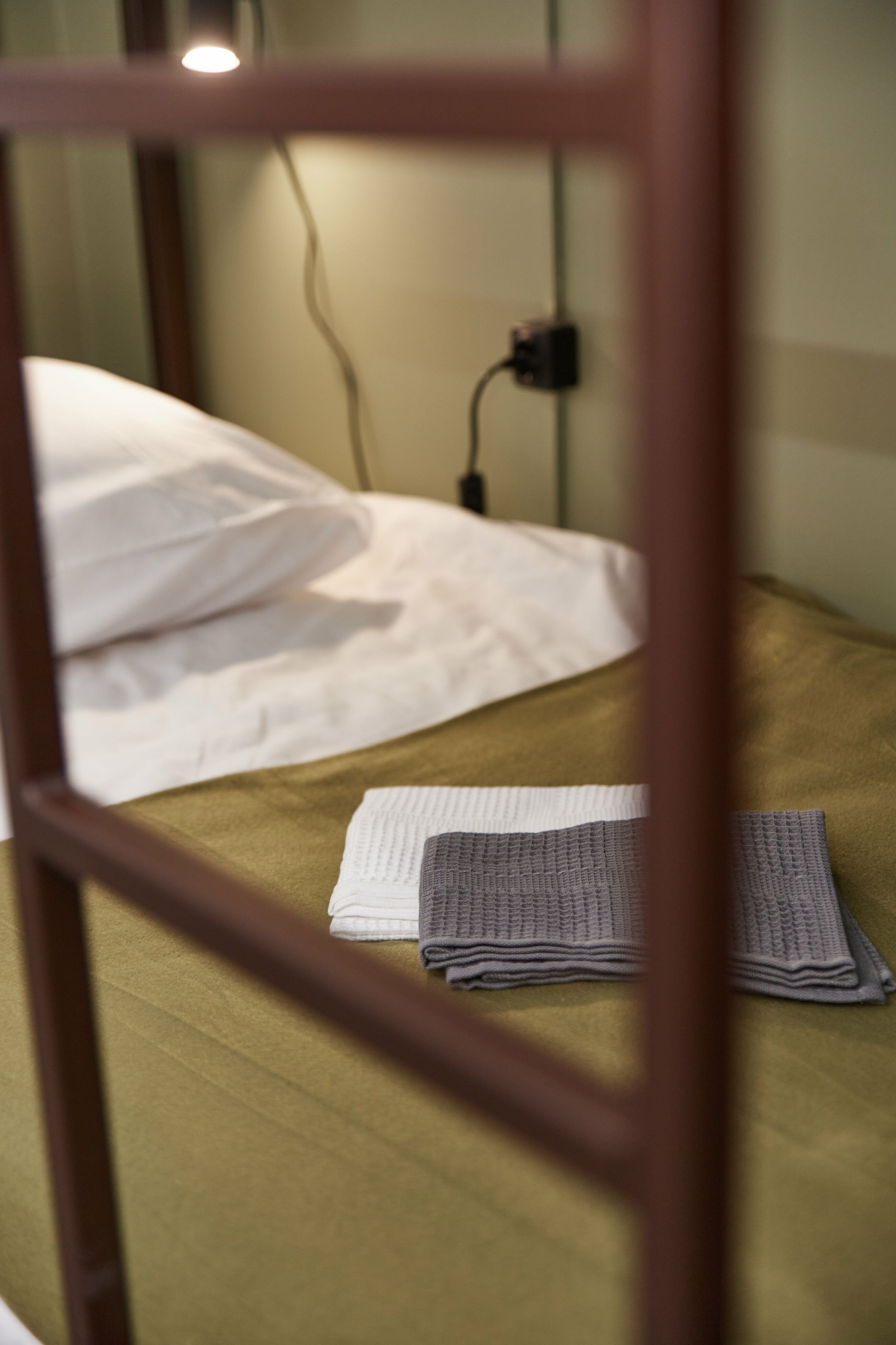 Кровать в общем 8-местном номере