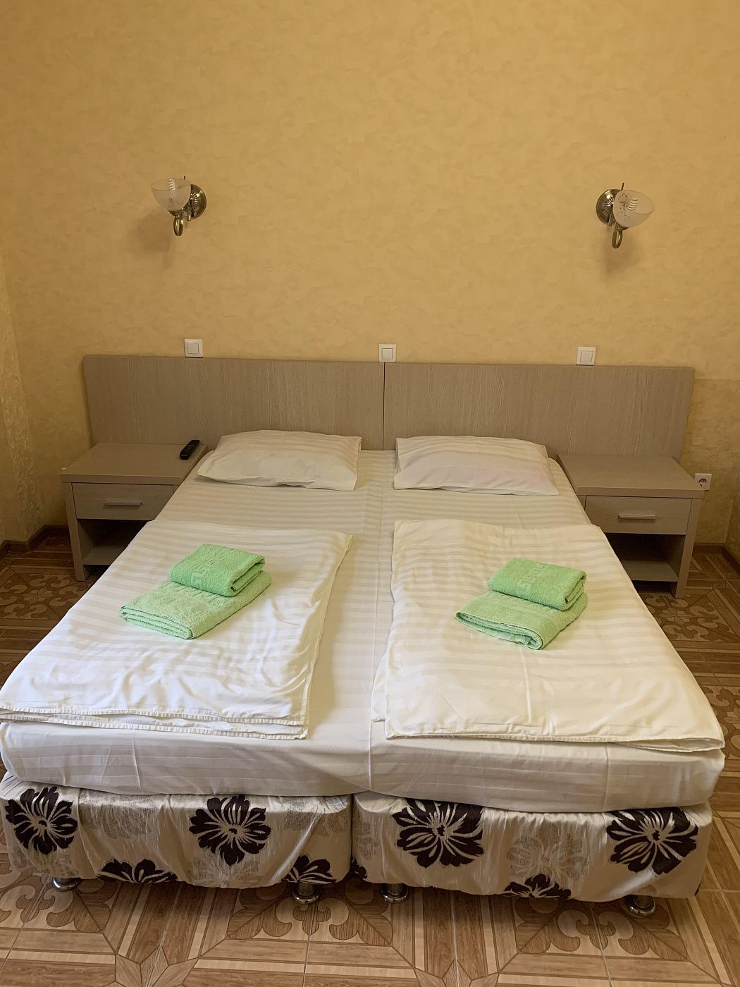 Бюджет без балкона с большим окном