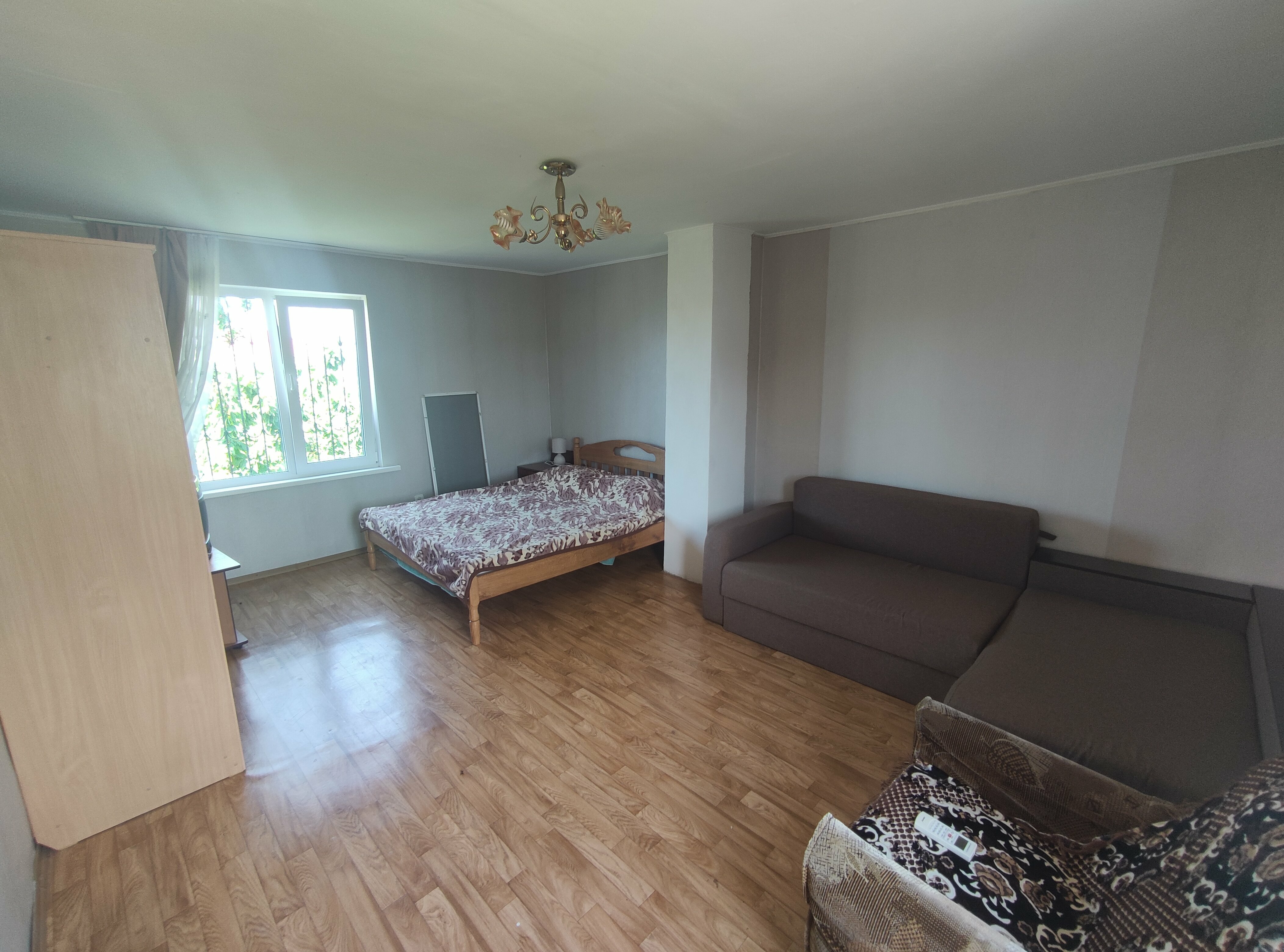 трехкомнатный дом на 6 мест