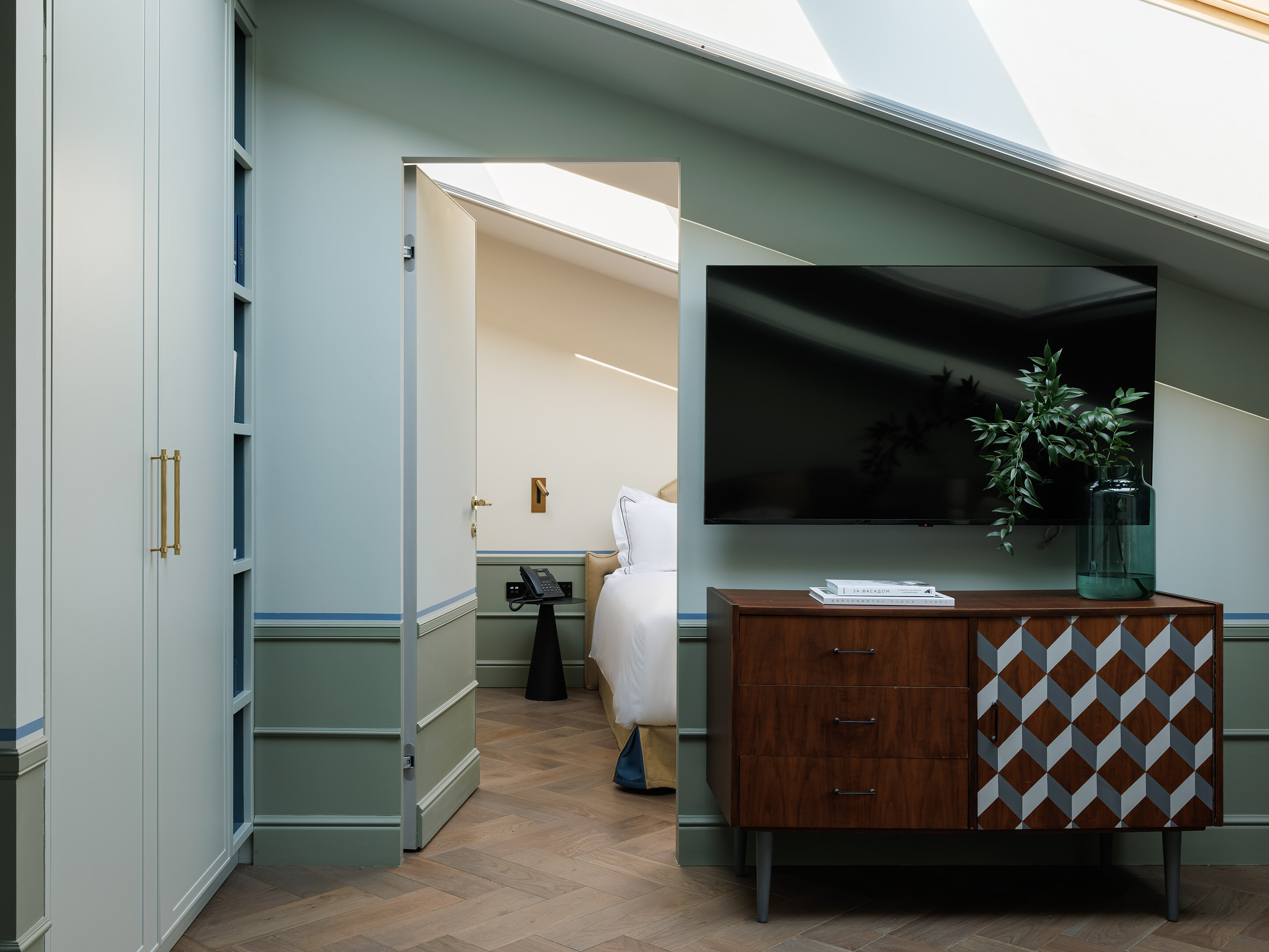 Мансардный люкс