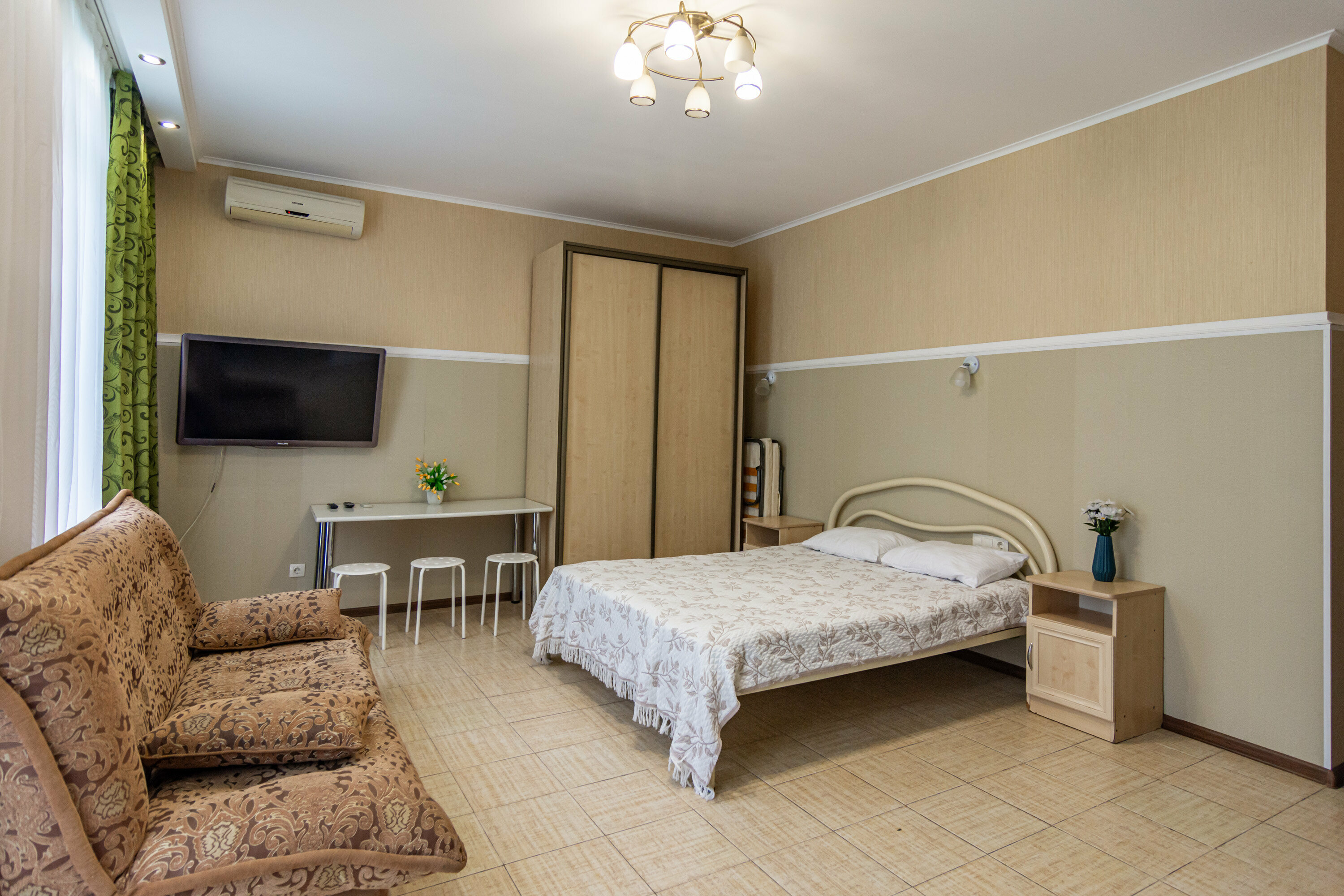 Номер-студия с видом на бассейн