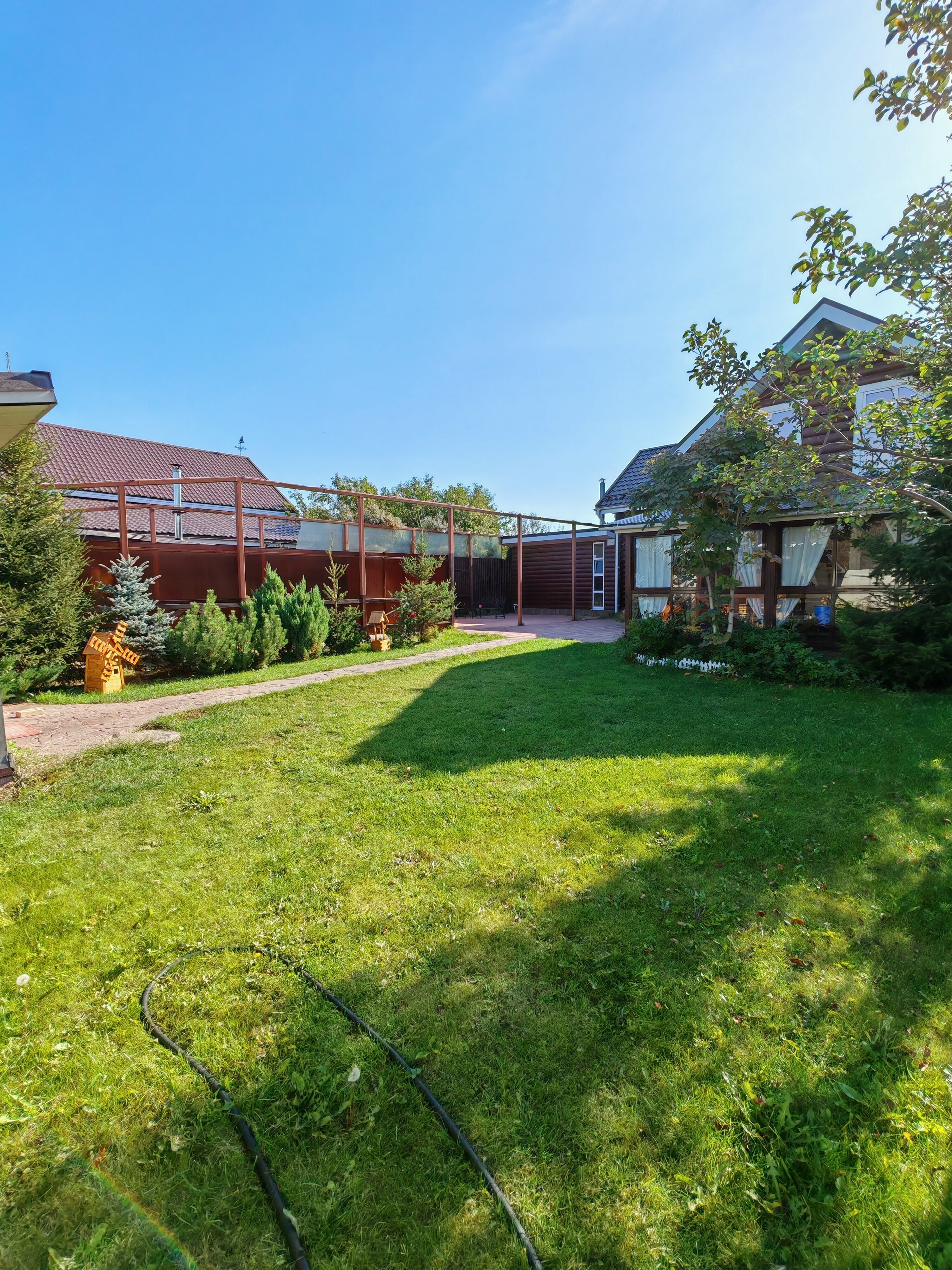 Коттедж с собственным бассейном