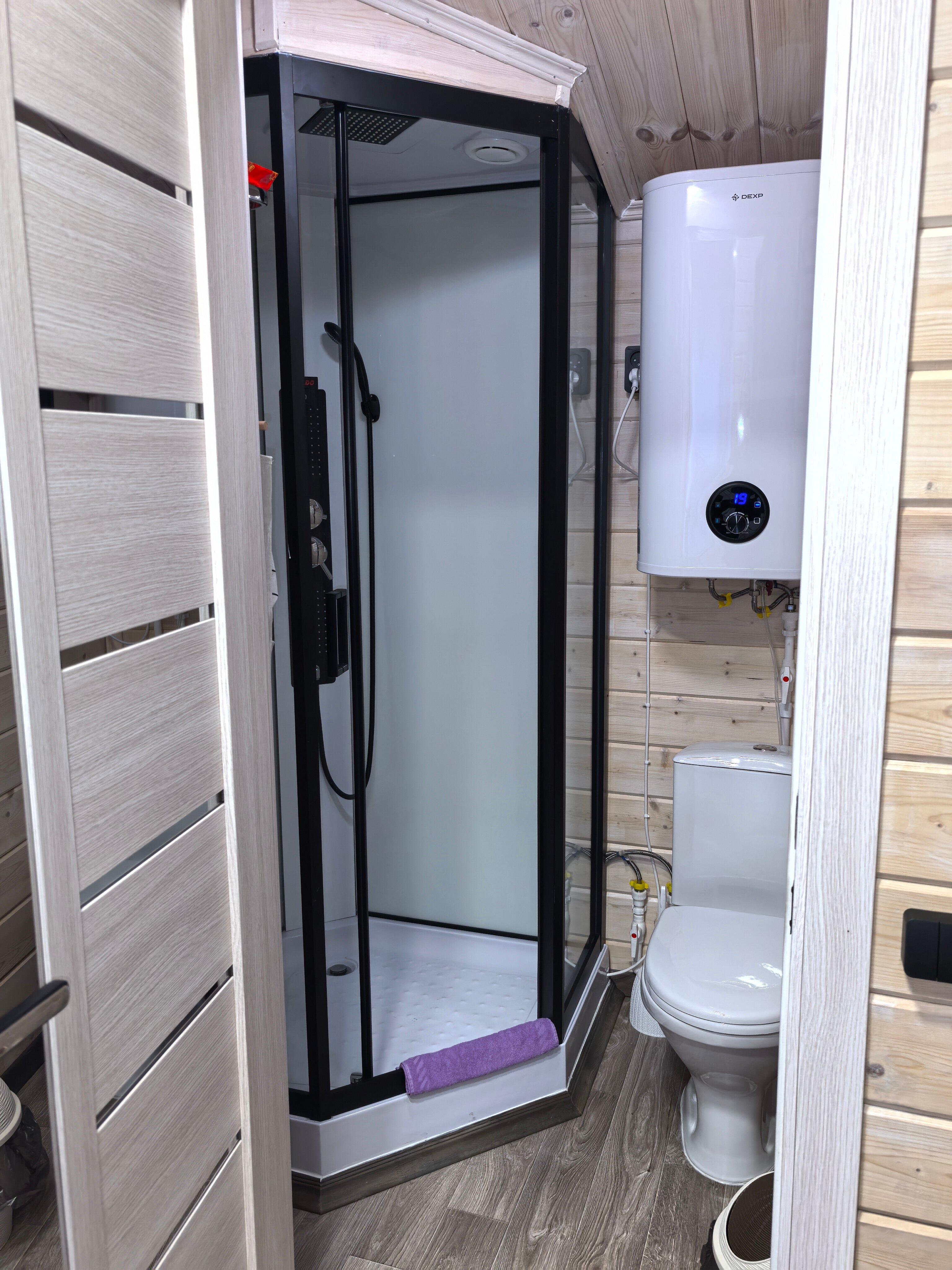 Трехместный номер с видом на горы